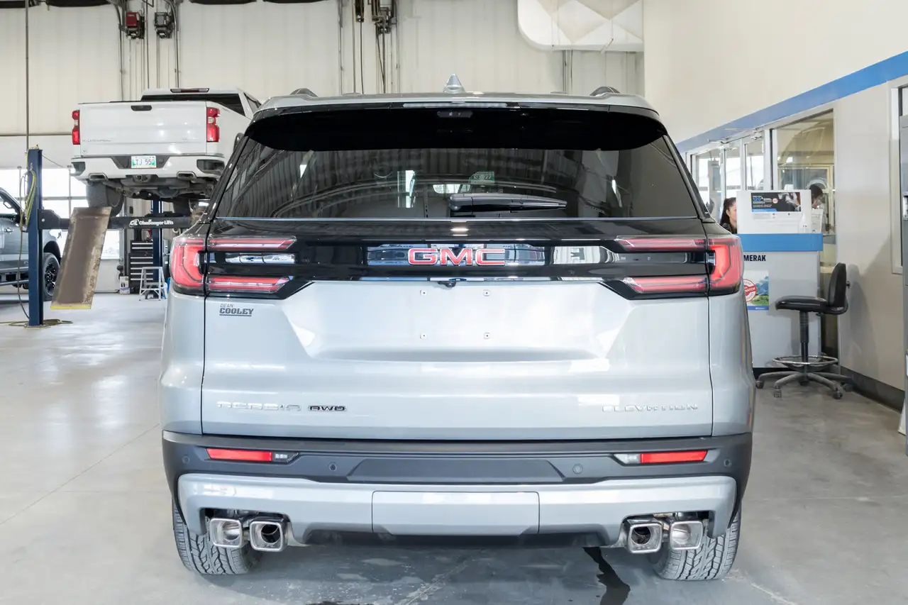 GMC Acadia снимка GMC Acadia