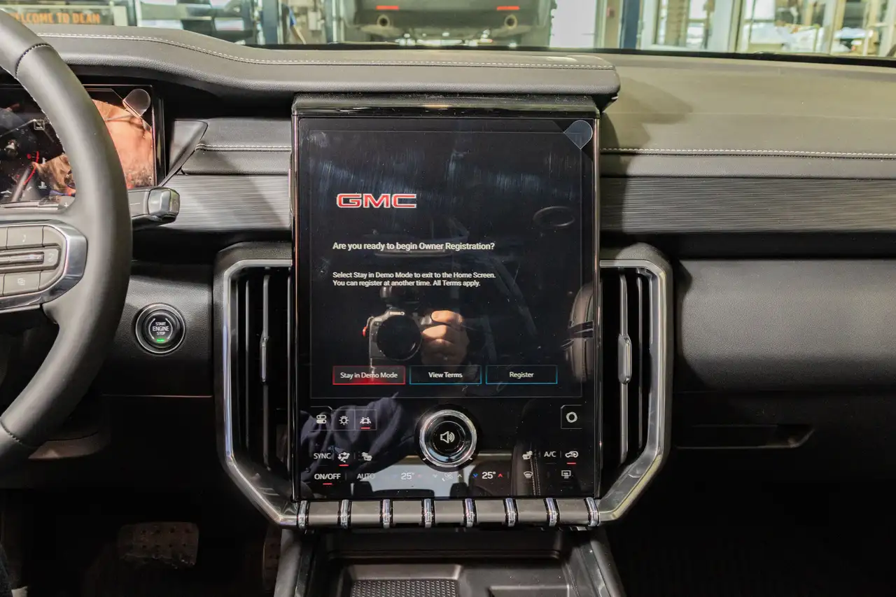 GMC Acadia снимка GMC Acadia