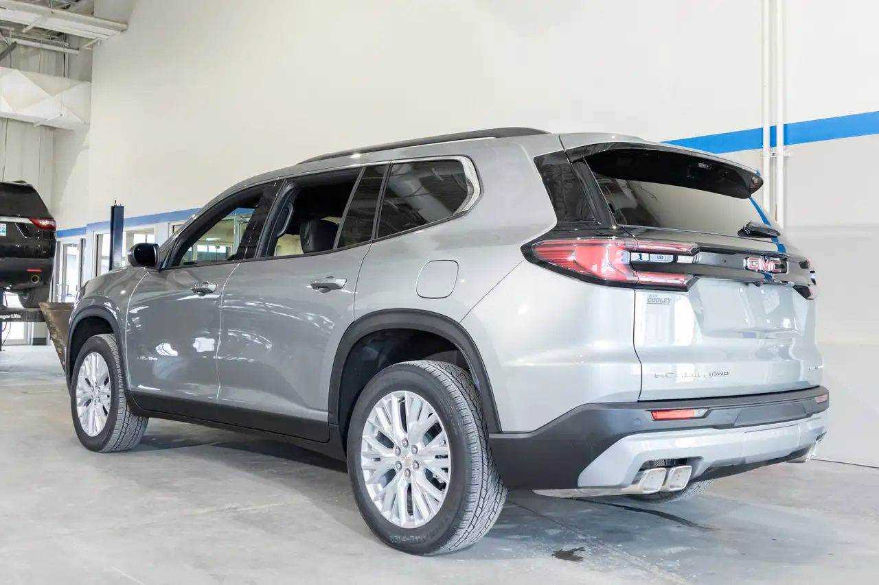 GMC Acadia снимка GMC Acadia