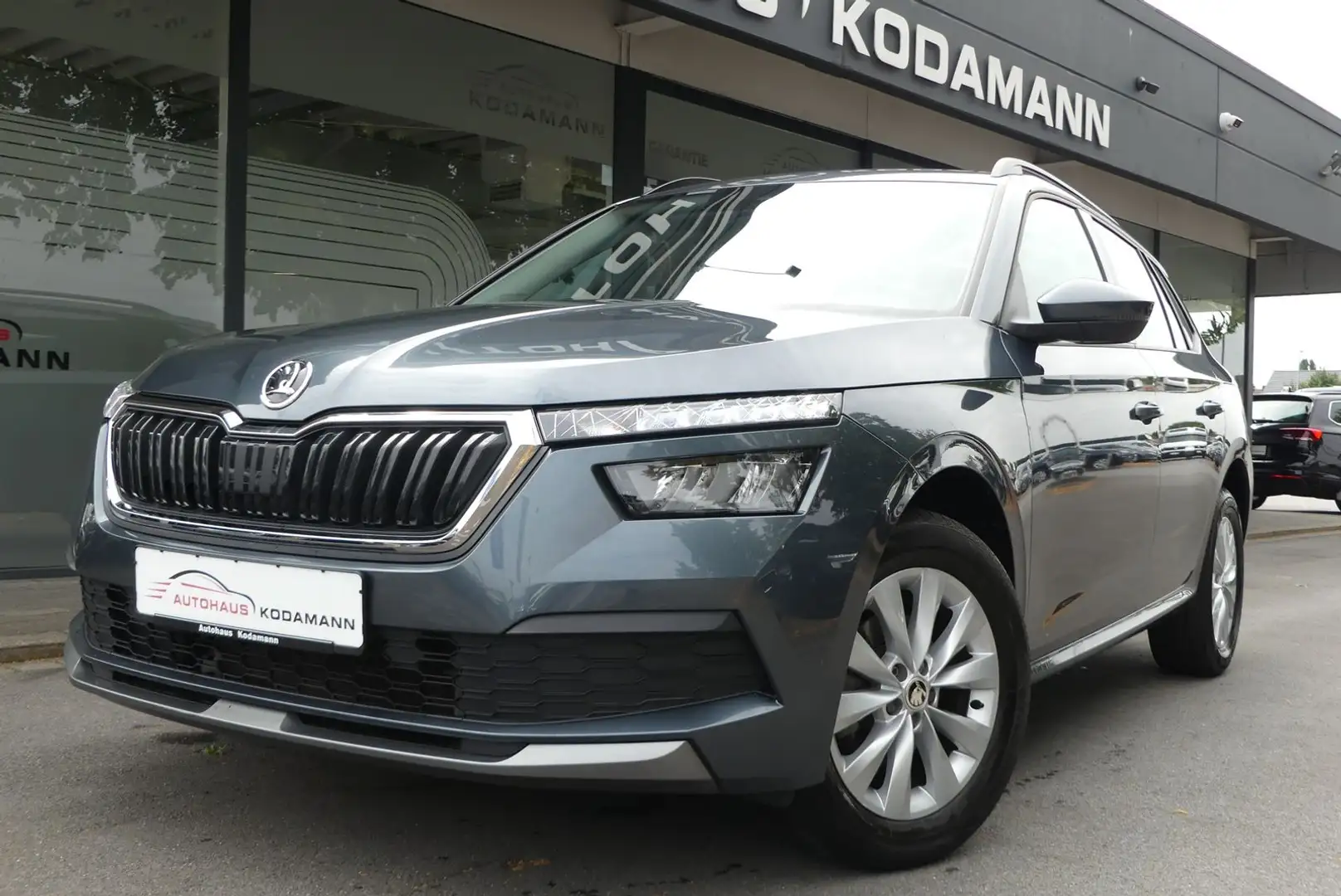 Skoda Kamiq Ambition*Tempomat*PDC*DAB*SHZ*LED*CarPlay Grigio - 1