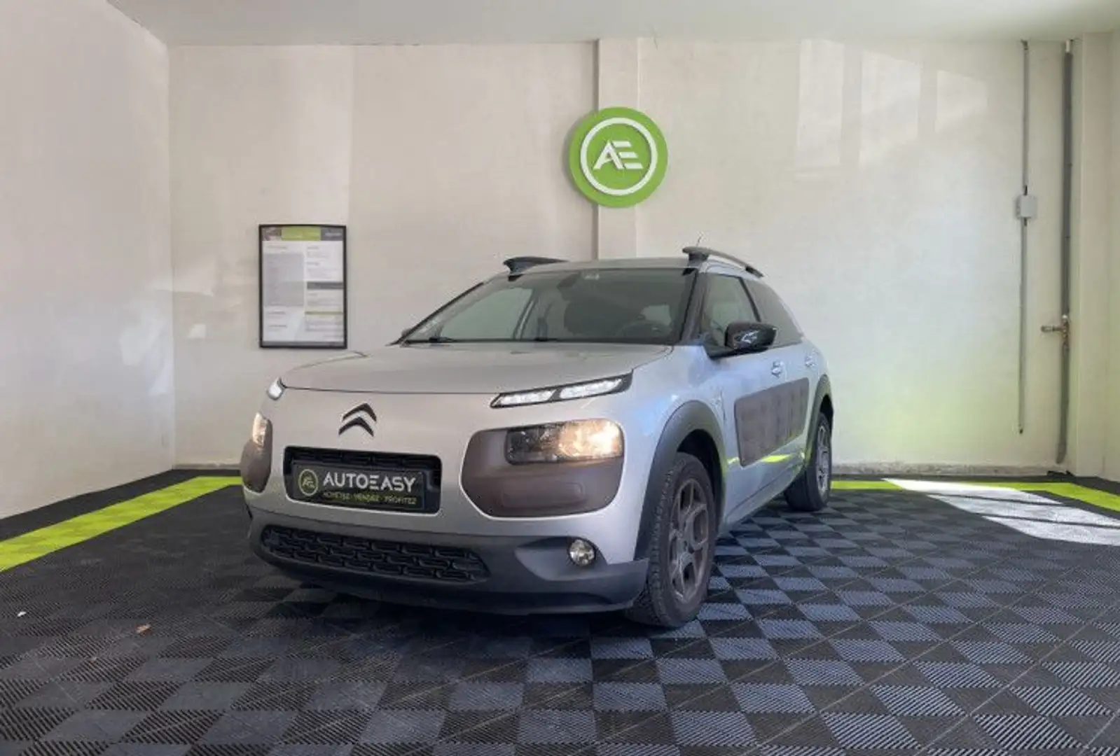 Citroen C4 Cactus PureTech 110 Shine S&amp;S Gris - 1