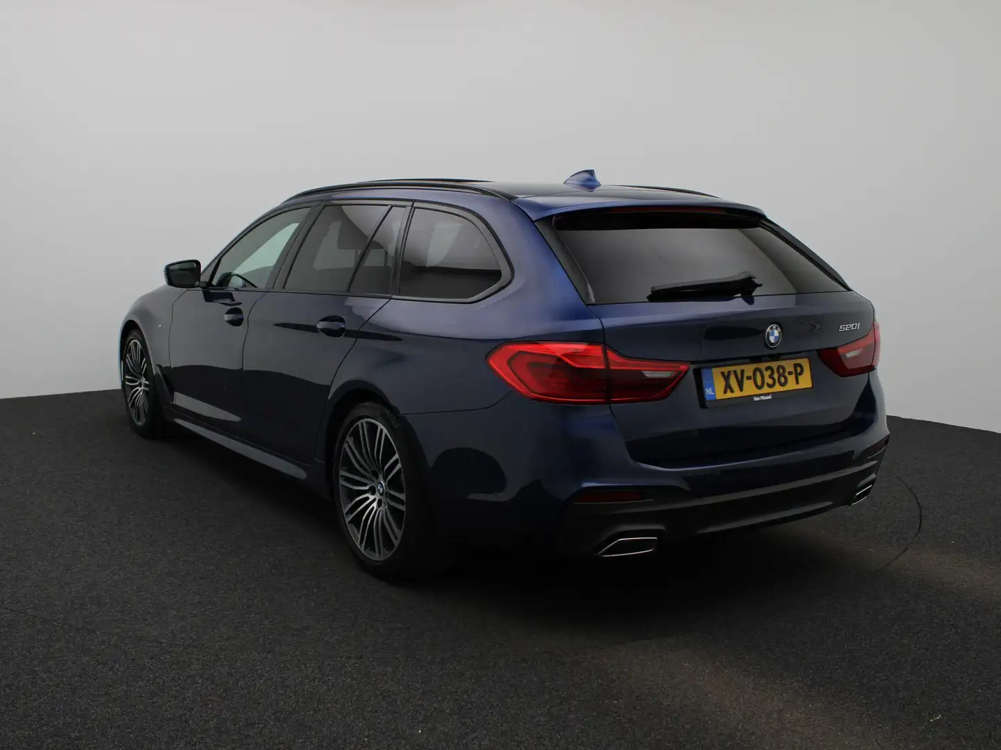 BMW 520 5-serie Touring 520i High Executive | M-Pakket | P Blauw - 2