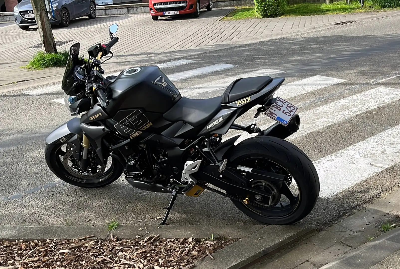 Suzuki GSR 750 FREEGUN  gold edition Negru - 2