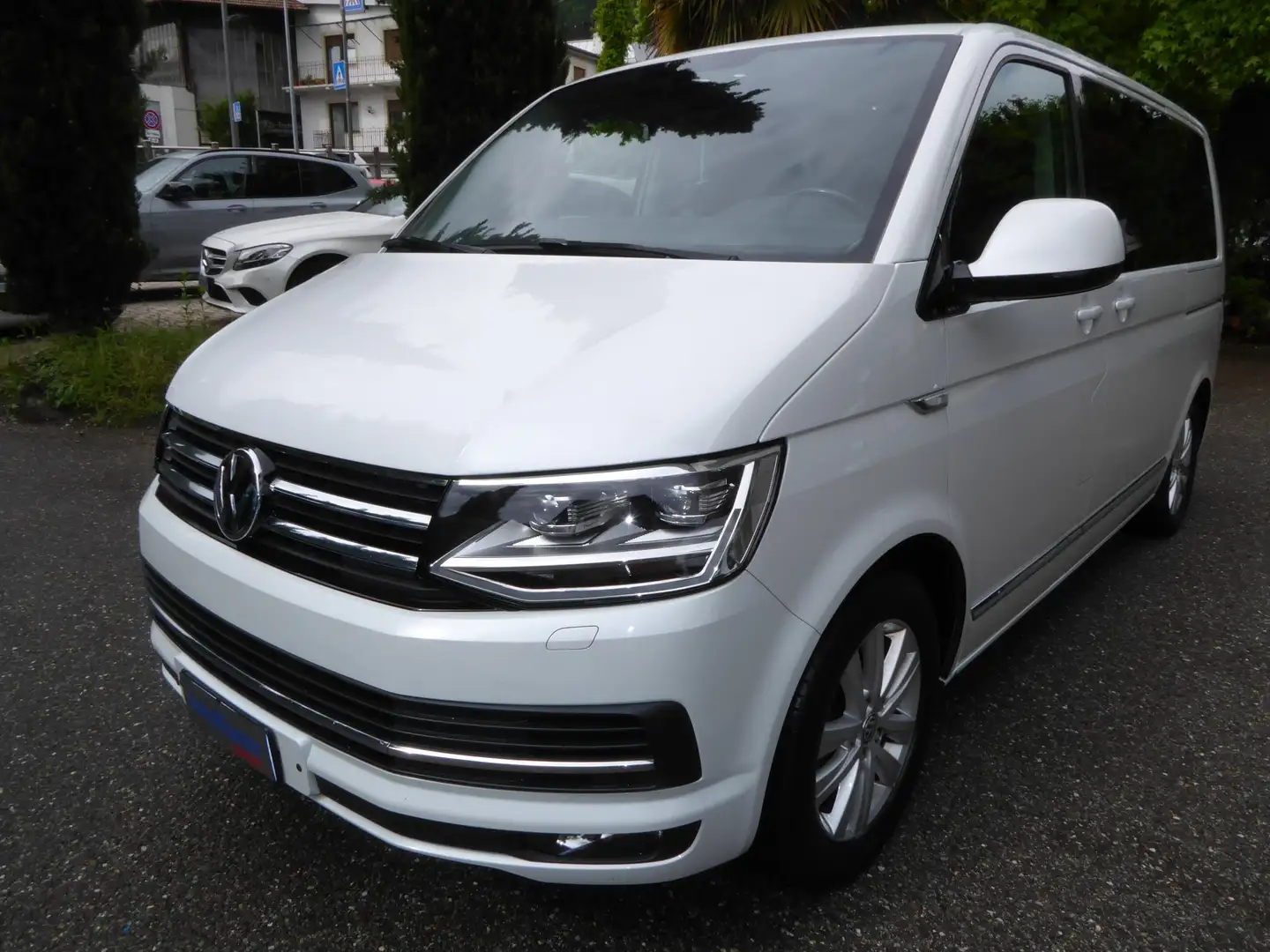 Volkswagen T6 Multivan 2.0TDI 150CV DSG HIGHLINE *LED*CARPLAY*PELLE*7P* Weiß - 1