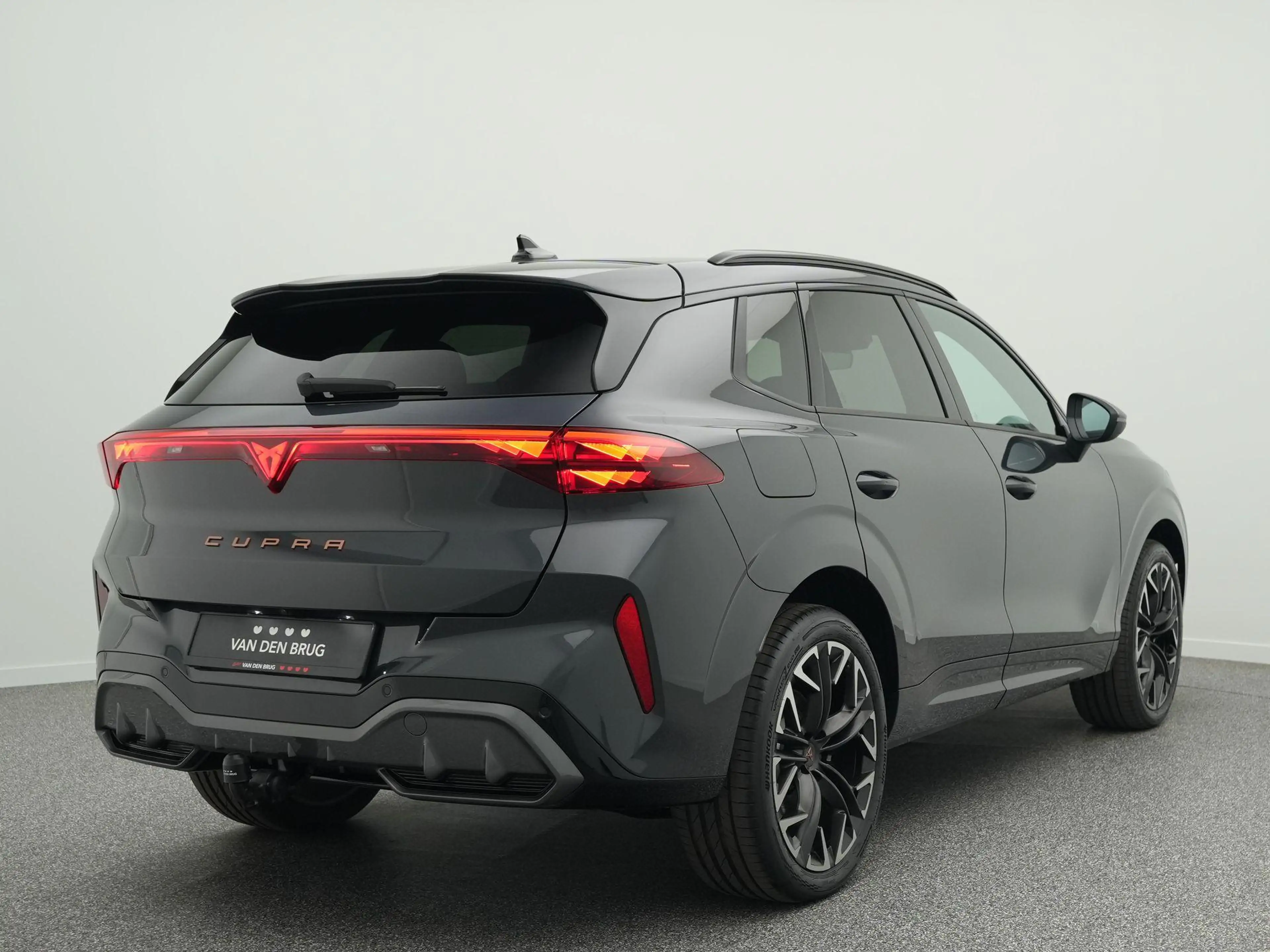CUPRA Terramar 1.5 TSI e-Hybrid 272pk VZ Limited | Trekhaak | Pan — photo 2
