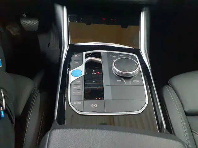 BMW i4 view 10