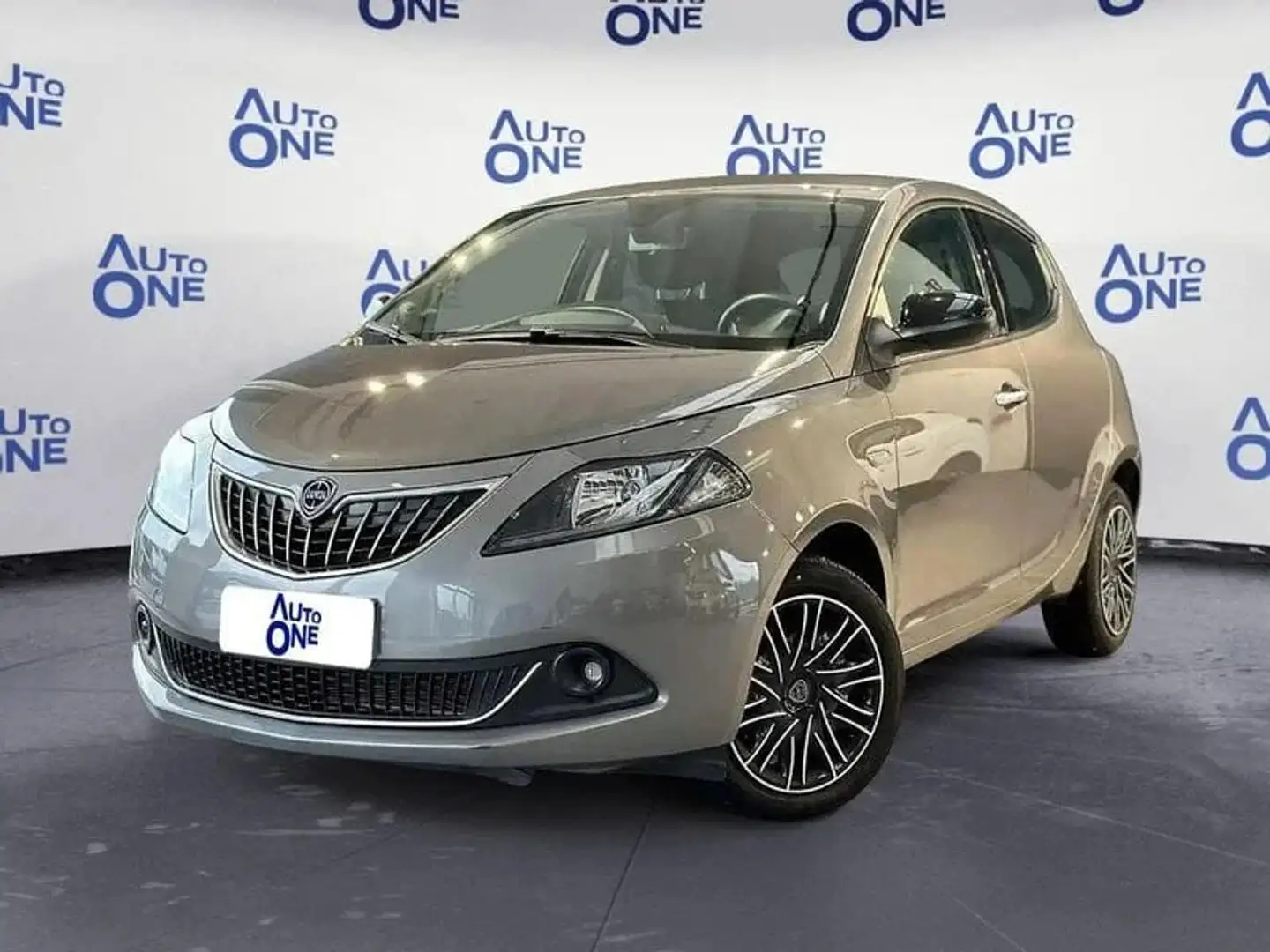 Lancia Ypsilon 1.0 HYBRID 70CV ORO - @ Gris - 1