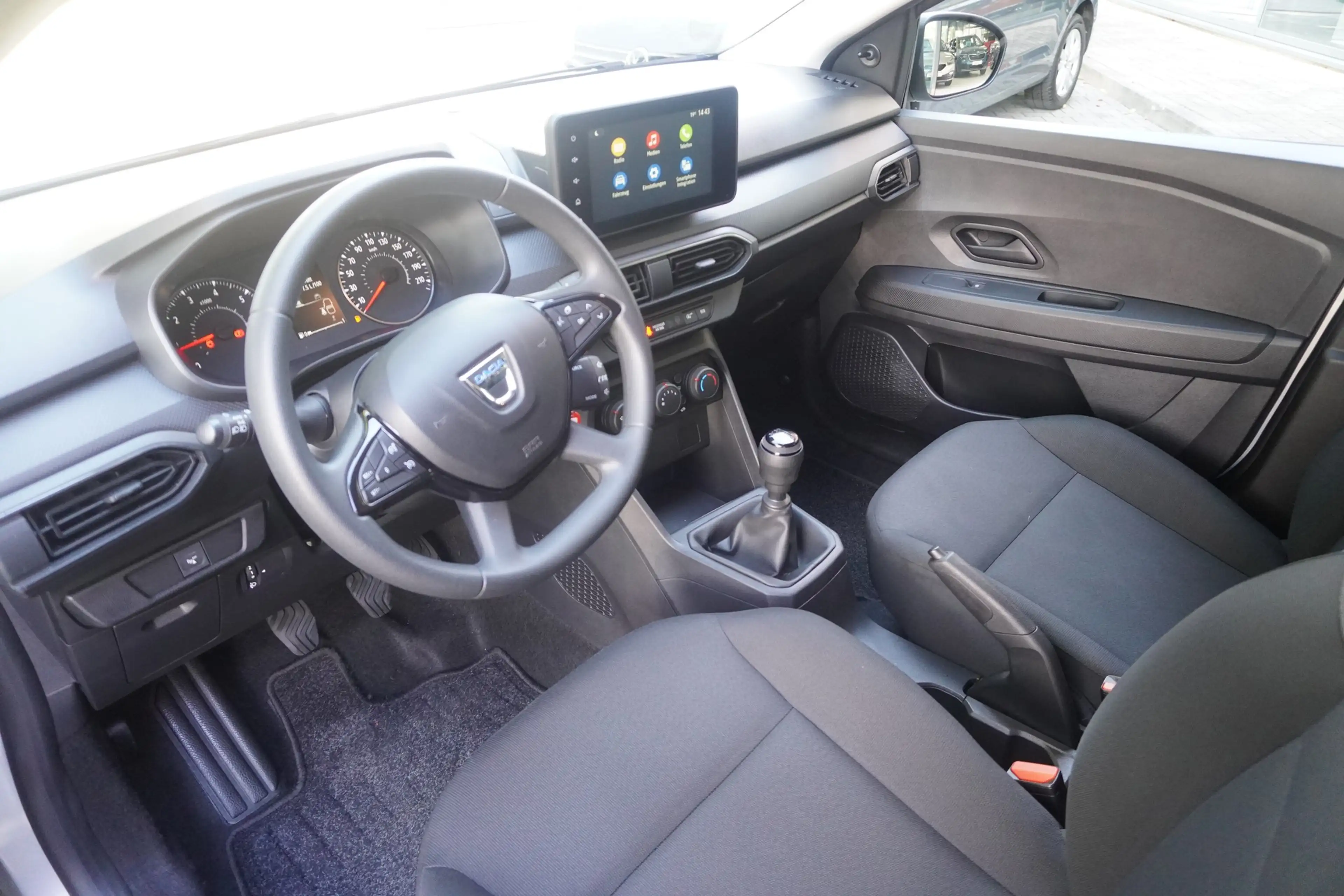 Dacia Jogger 1.0 TCE Essential 7-Sitzer Android Apple — photo 10