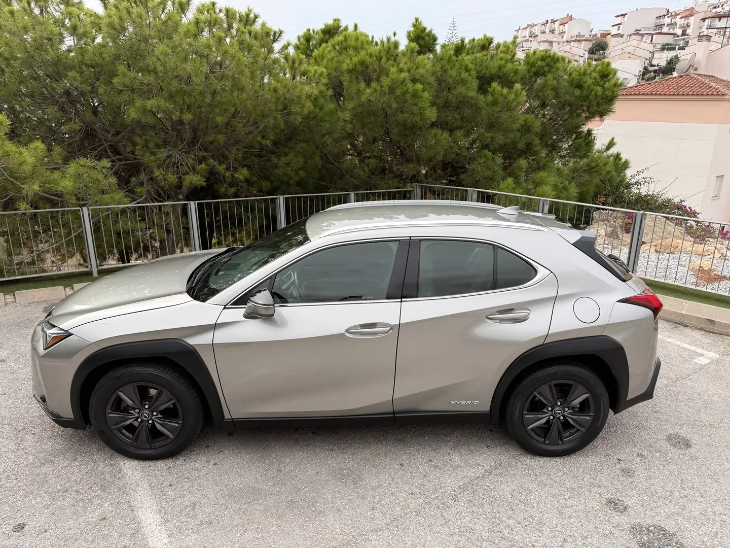 Lexus UX 250h UX 250h Business 2WD Business Plateado - 2