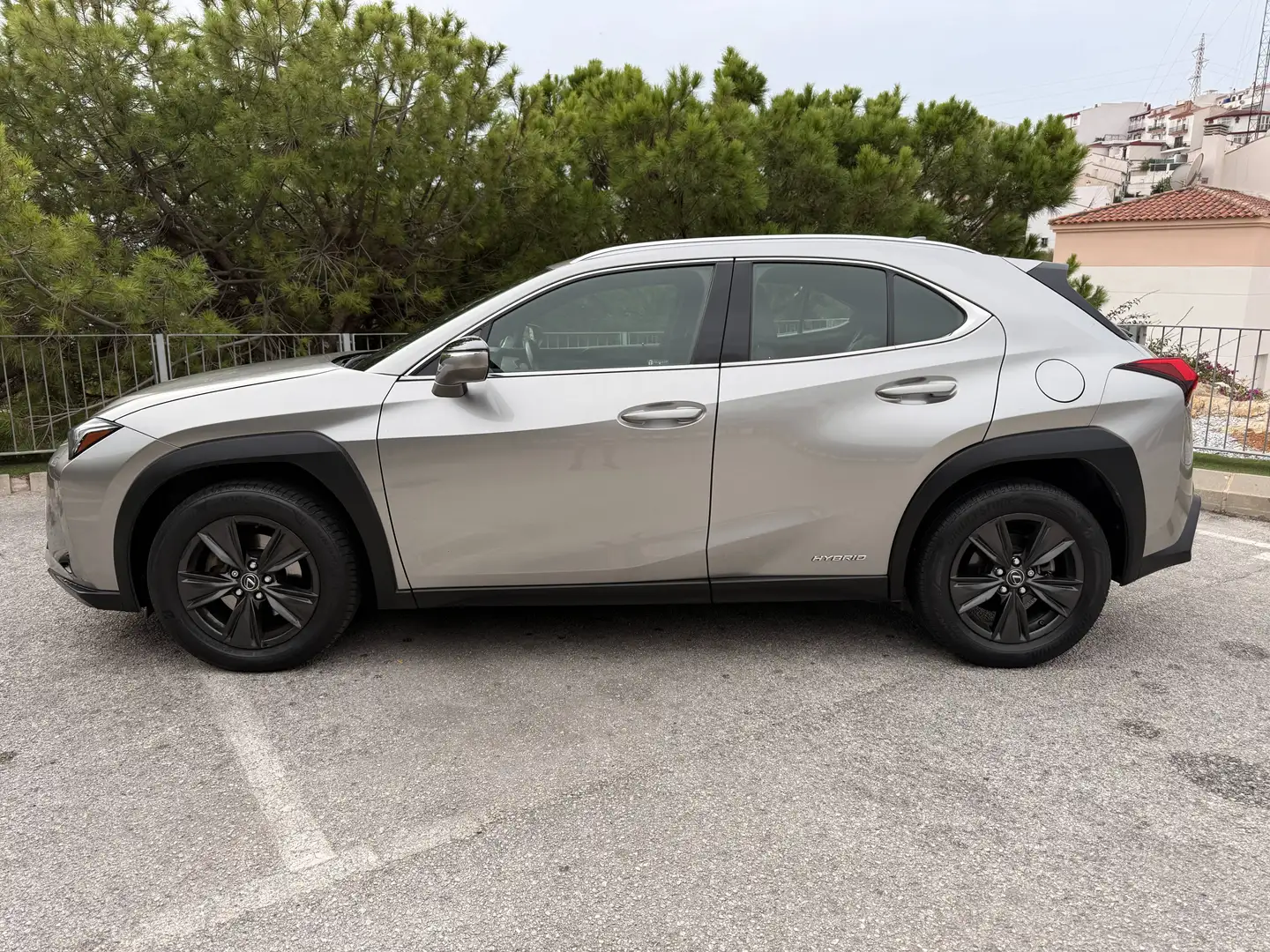 Lexus UX 250h UX 250h Business 2WD Business Plateado - 1