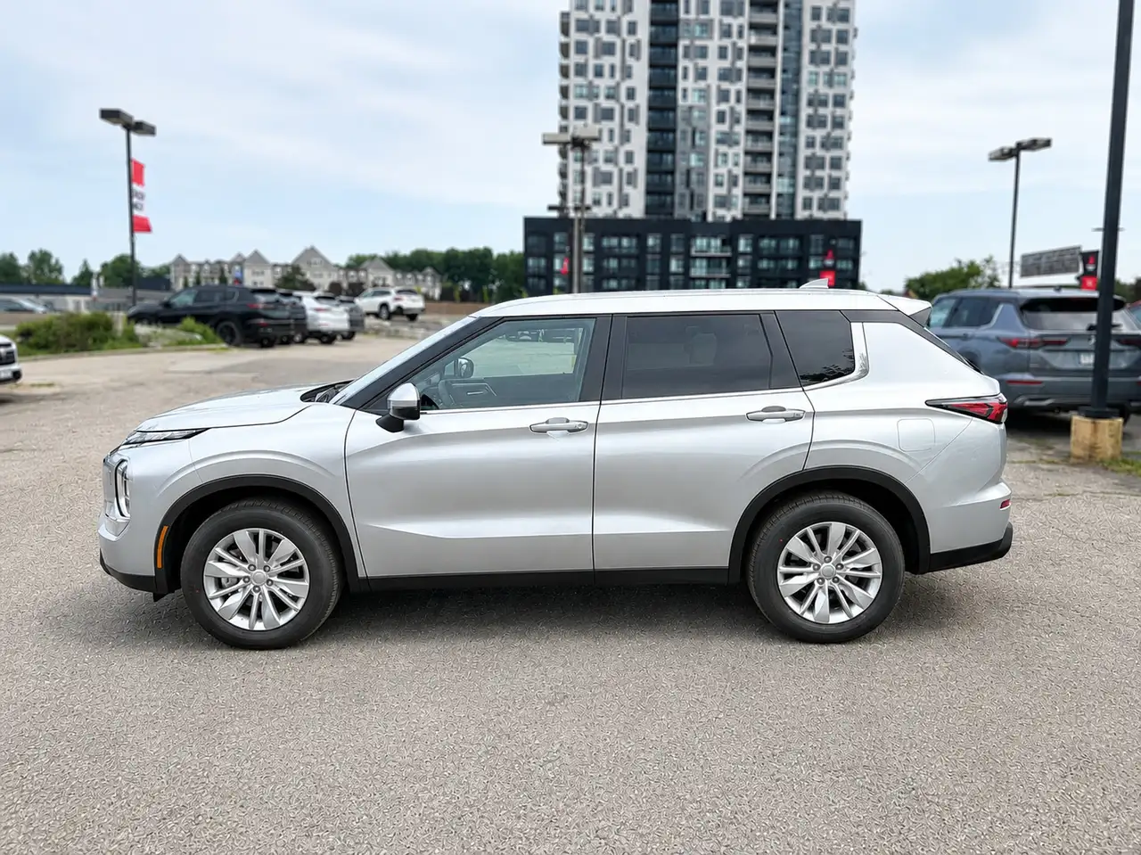 Mitsubishi Outlander photo Mitsubishi Outlander