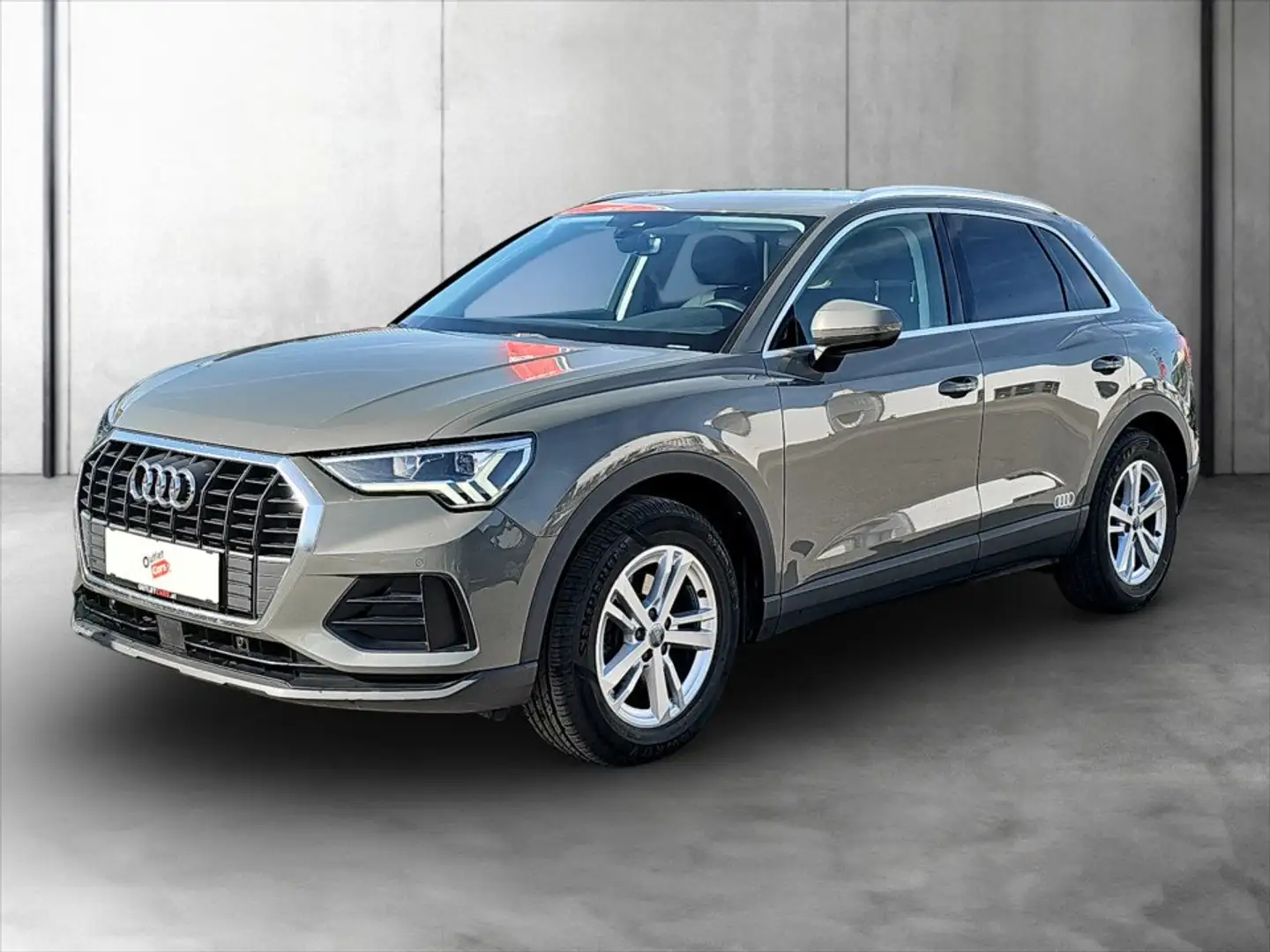 Audi Q3 ASSIST+LED+NAVI+Virtual+DynLicht+LM+PDC+AUT Grau - 2