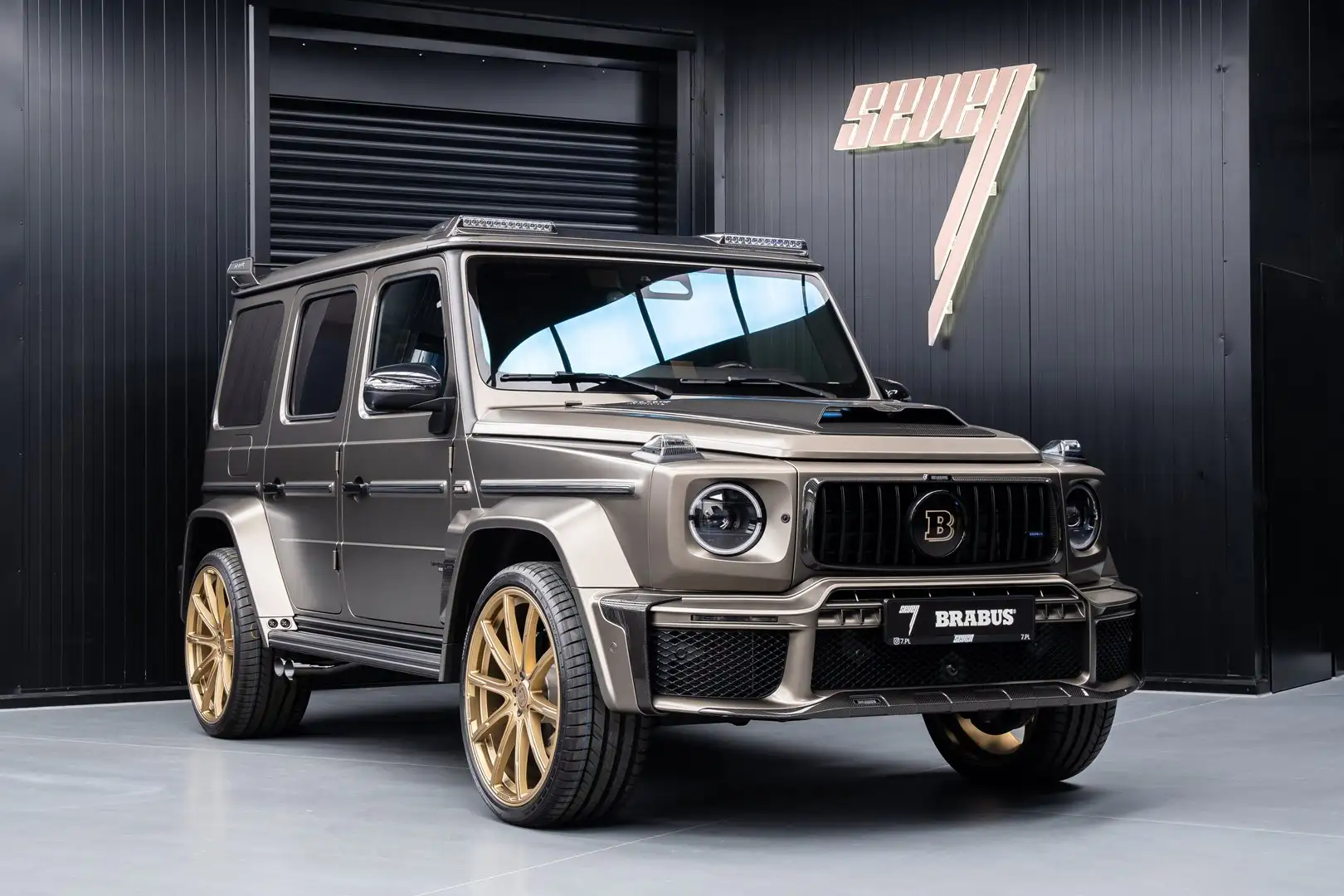 Mercedes-Benz G 63 AMG BRABUS G800 Carbon + A22 + SUPERIOR + Performance Grau - 1