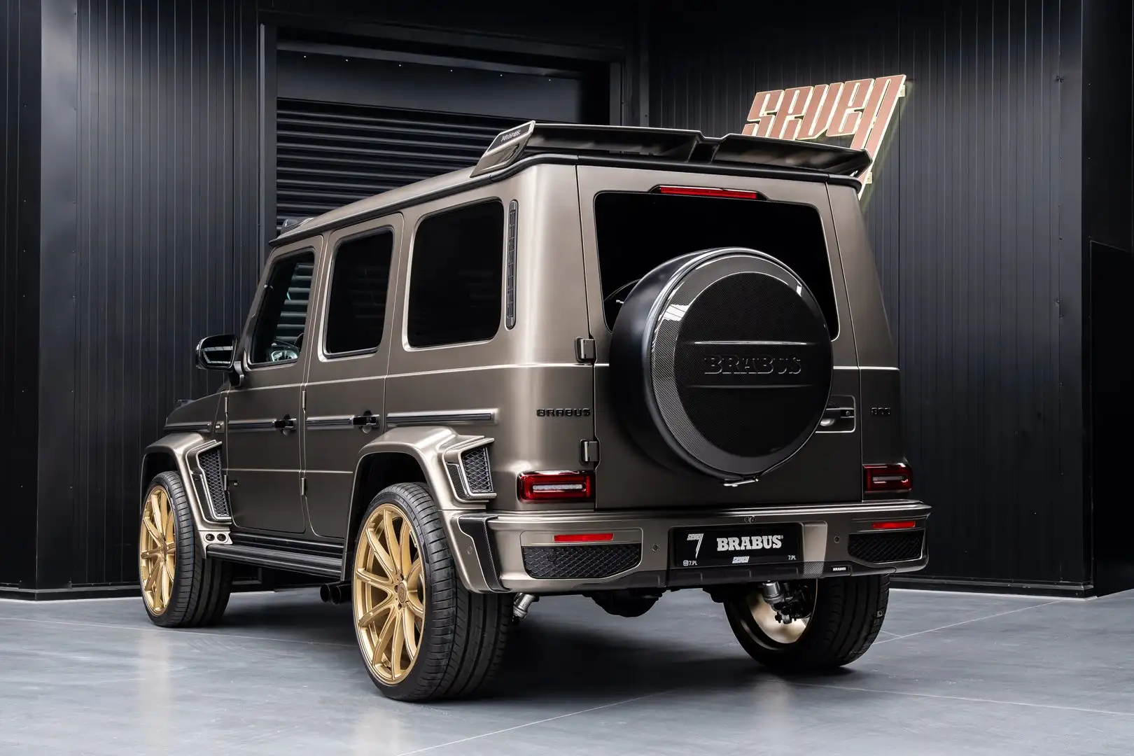 Mercedes-Benz G 63 AMG BRABUS G800 Carbon + A22 + SUPERIOR + Performance Grau - 2