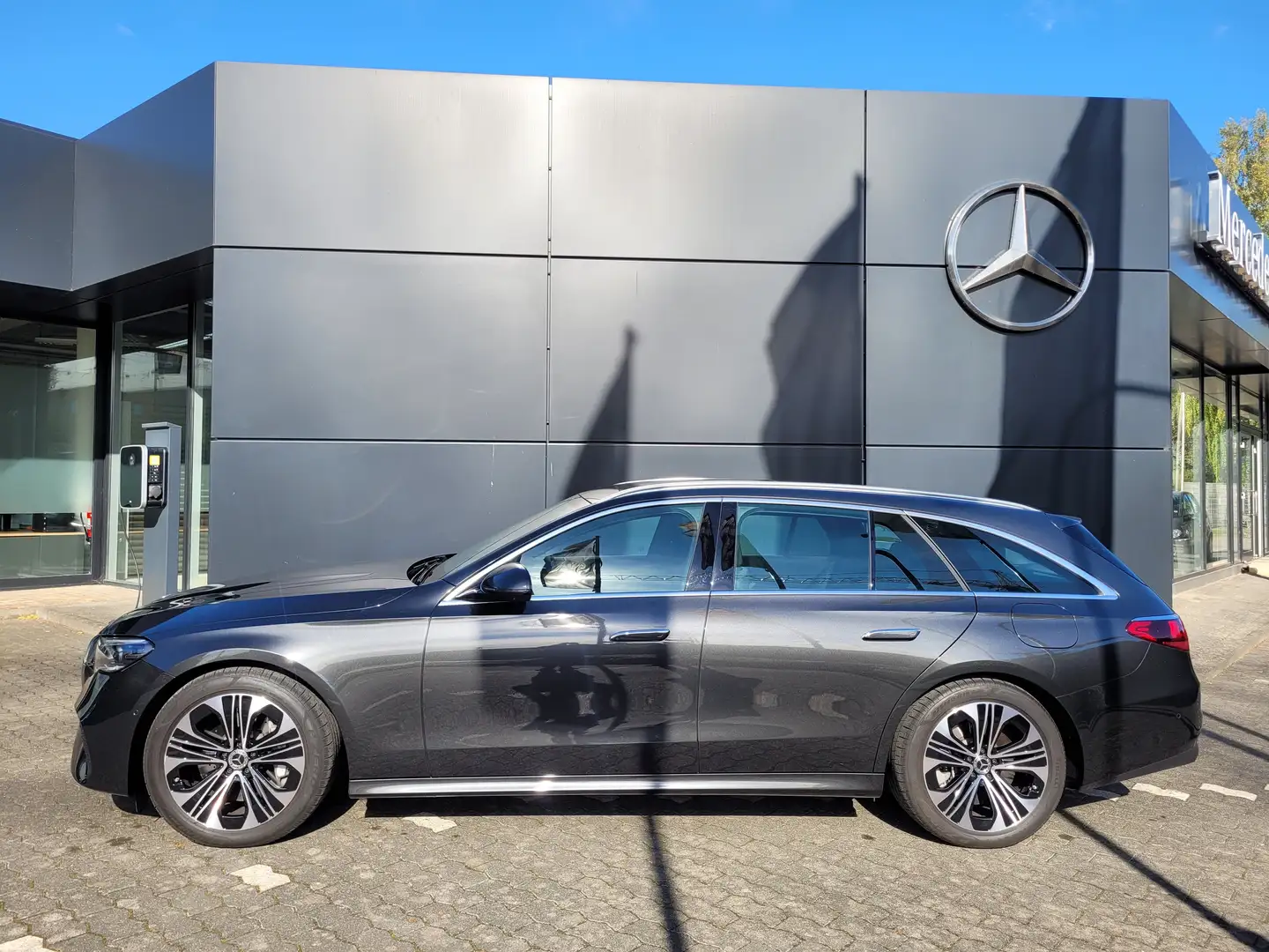 Mercedes-Benz E 300 E 300 e Avantgarde Advanced Plus (214.254) Серый - 2
