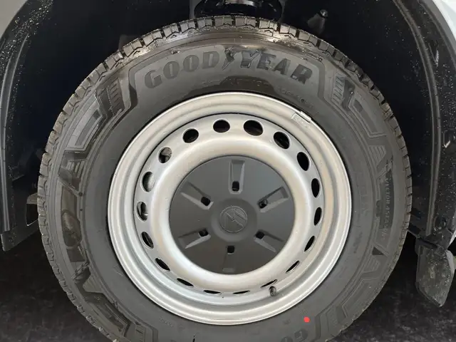 Volkswagen Transporter view 15