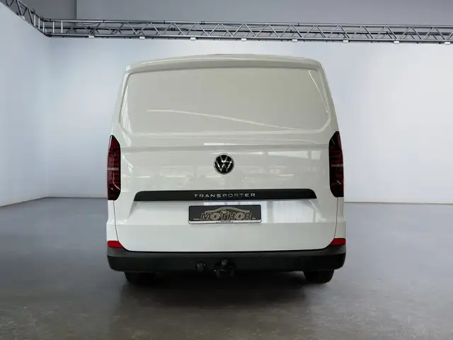 Volkswagen Transporter view 5