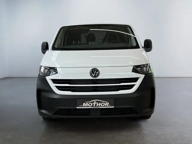 Volkswagen Transporter view 6