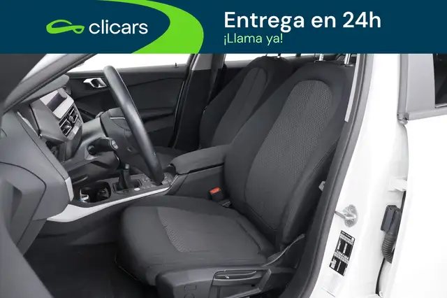 BMW 1 Series view 14
