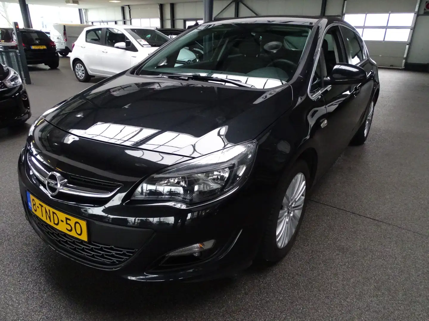 Opel Astra 1.4 Turbo Design Edition Zwart - 1