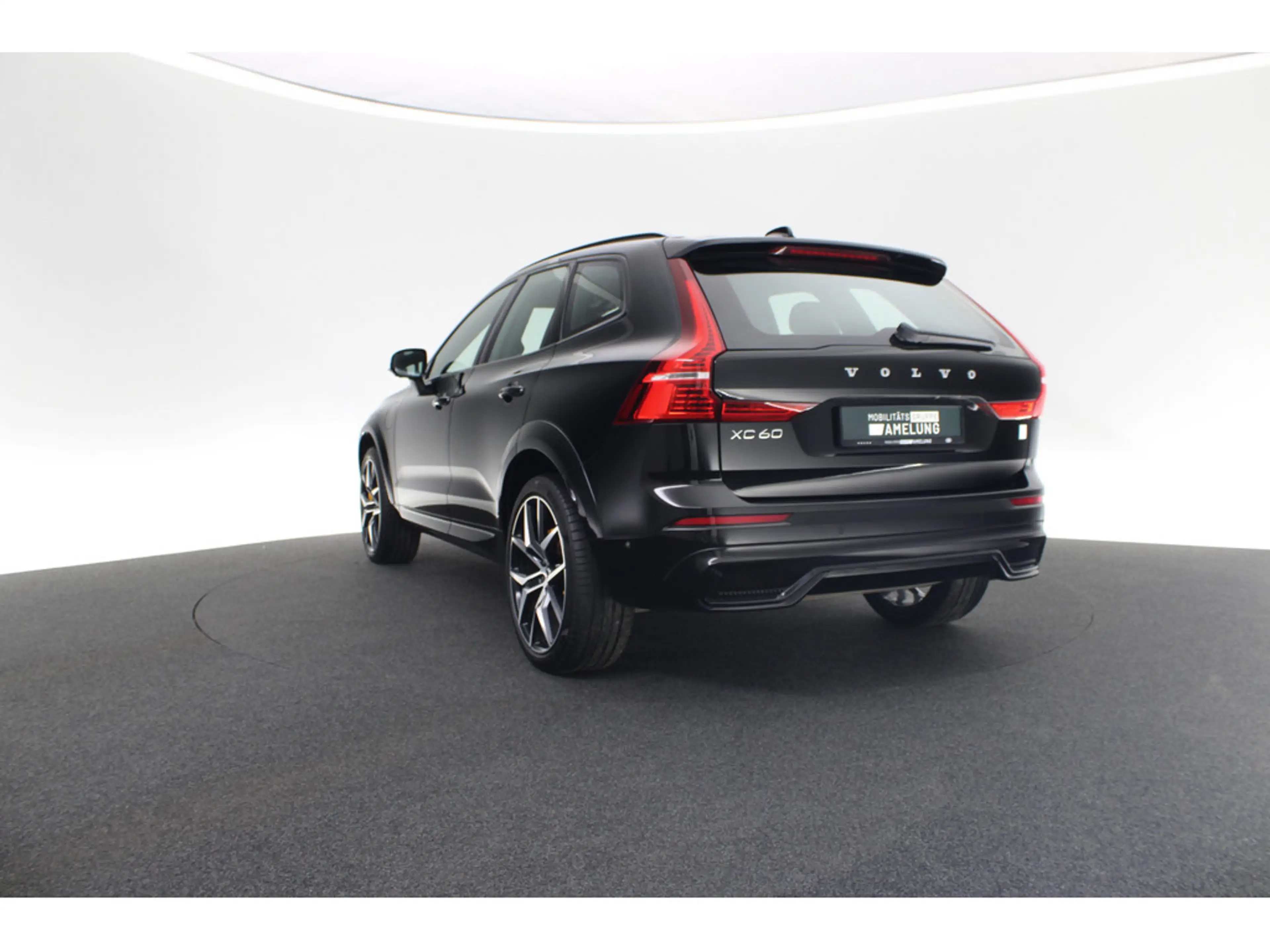 Volvo XC60 T8 Polestar Engineered Recharge Plug-In Hybrid AWD — photo 3