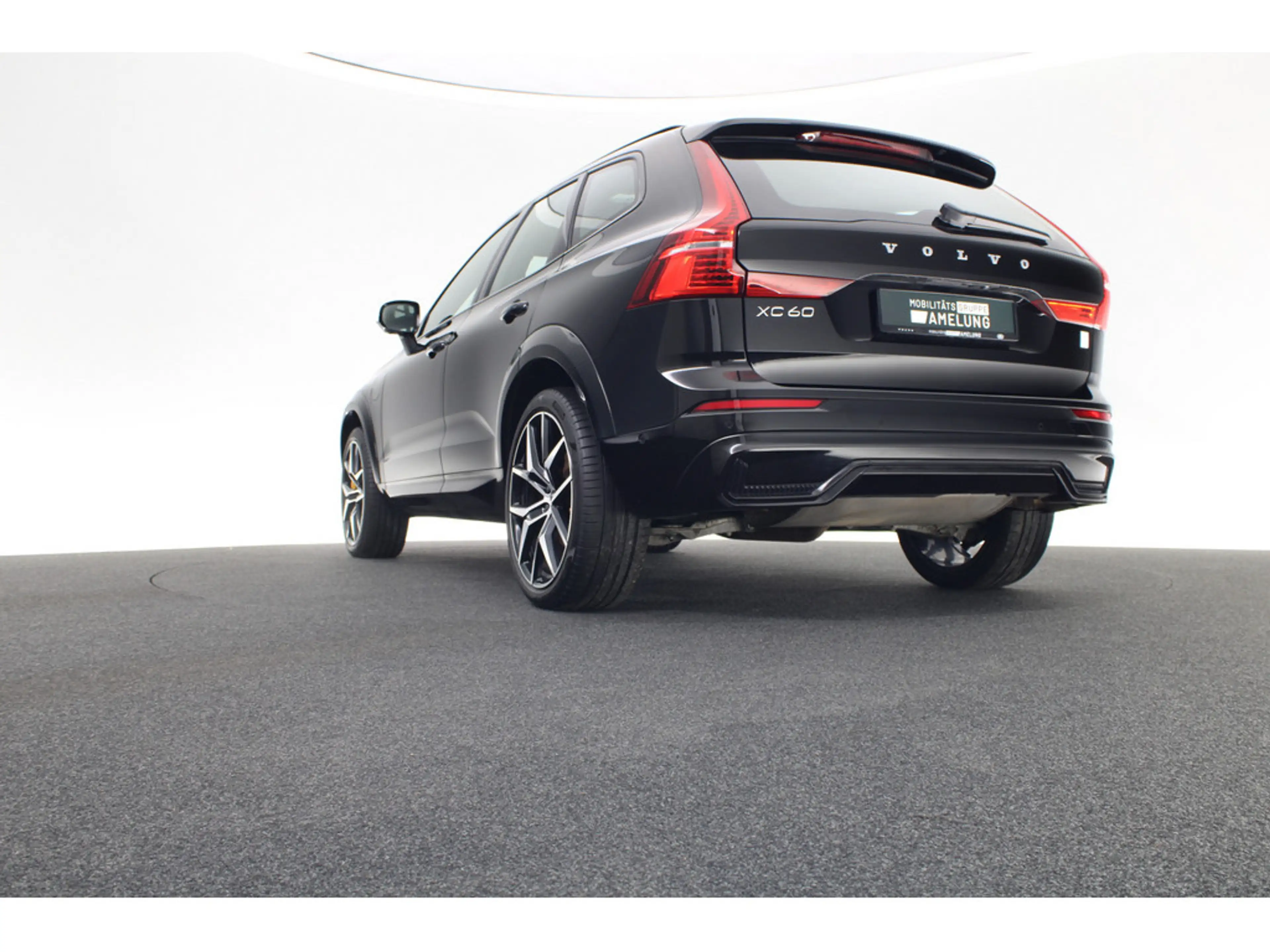 Volvo XC60 T8 Polestar Engineered Recharge Plug-In Hybrid AWD — photo 12