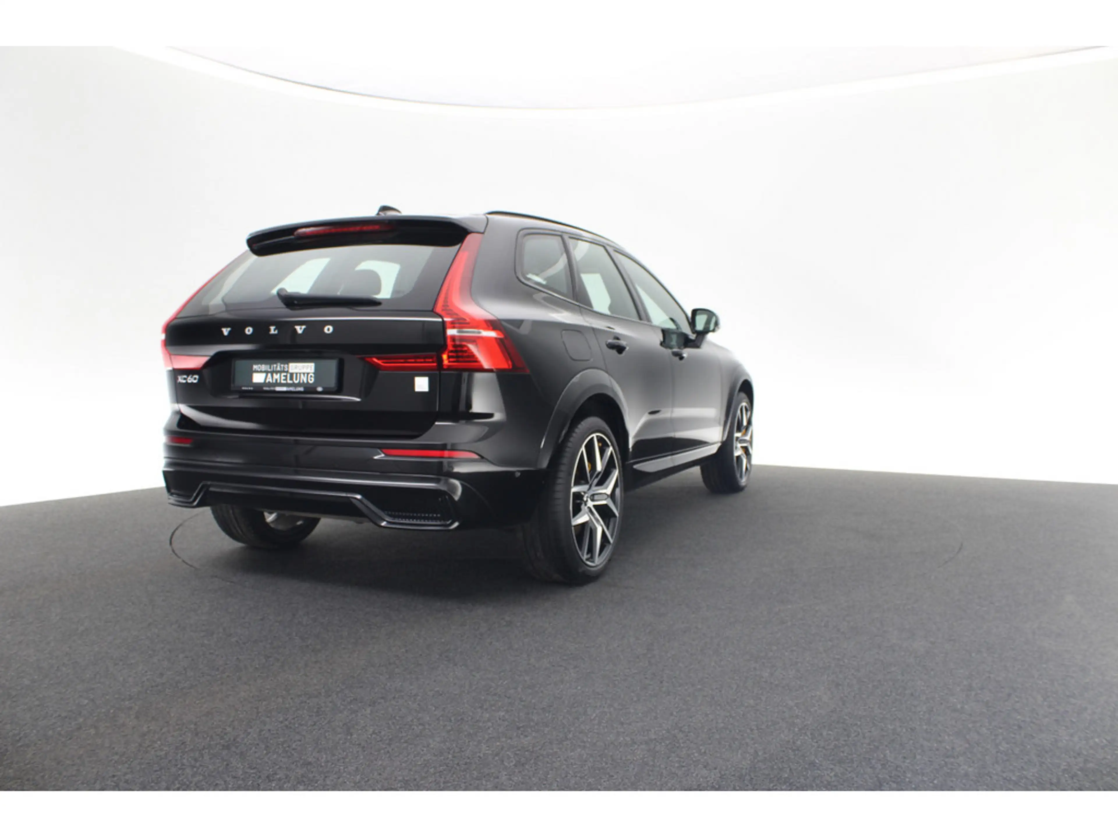 Volvo XC60 T8 Polestar Engineered Recharge Plug-In Hybrid AWD — photo 6