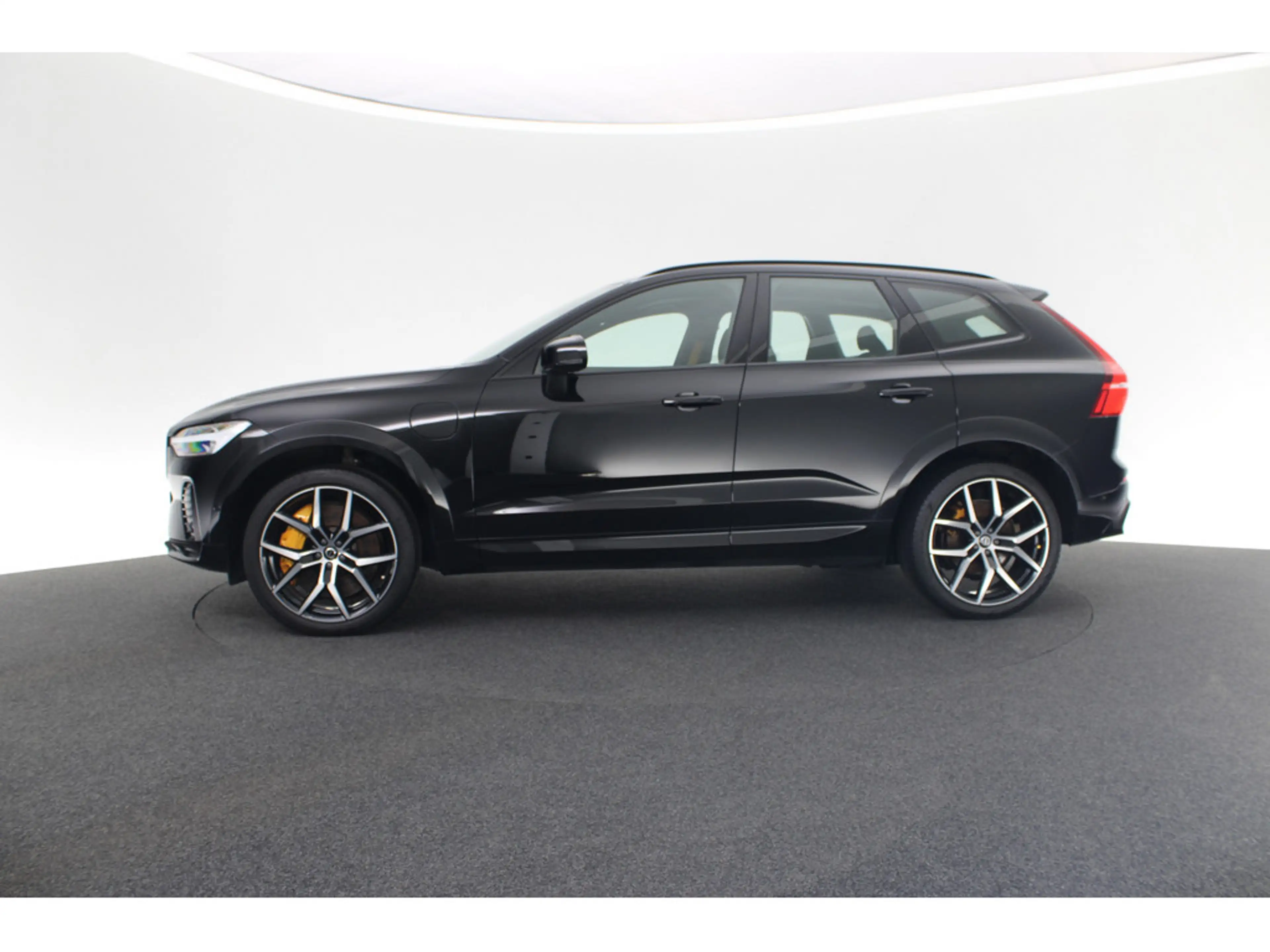 Volvo XC60 T8 Polestar Engineered Recharge Plug-In Hybrid AWD — photo 2
