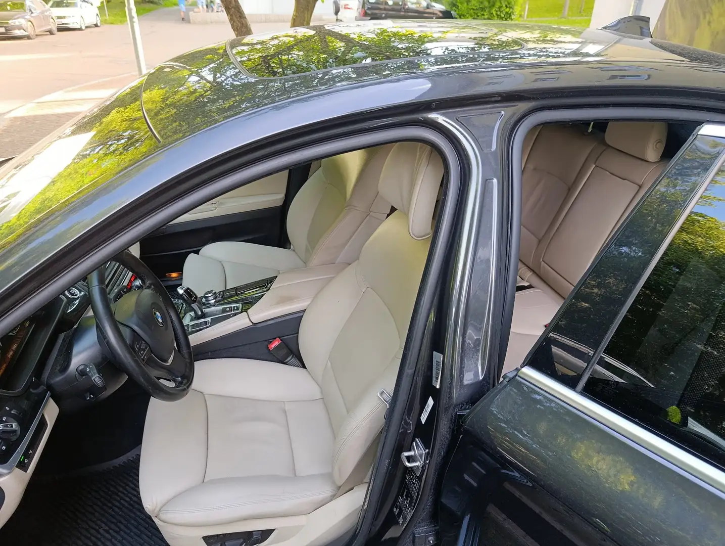 BMW 528 528i Aut. Grau - 2