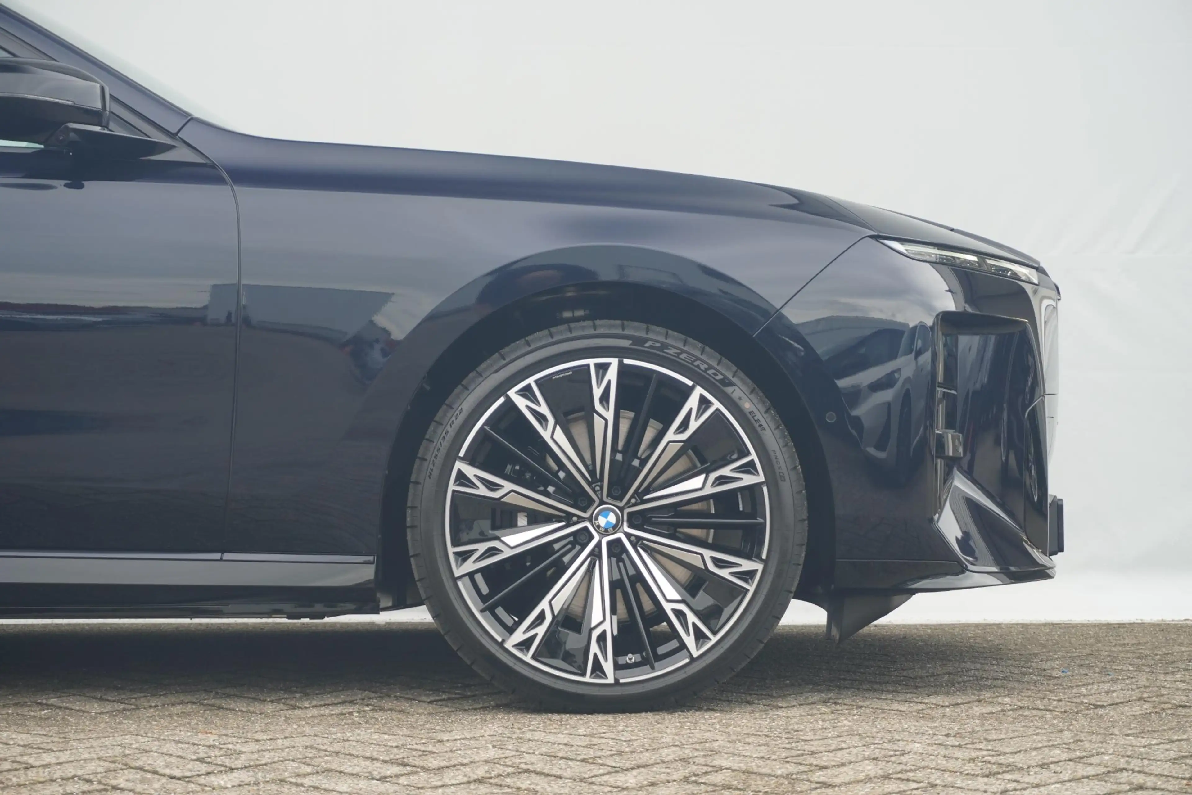 BMW i7 xDrive50 118.1 kWh Connoisseur Pack | M Sportpakke — photo 8