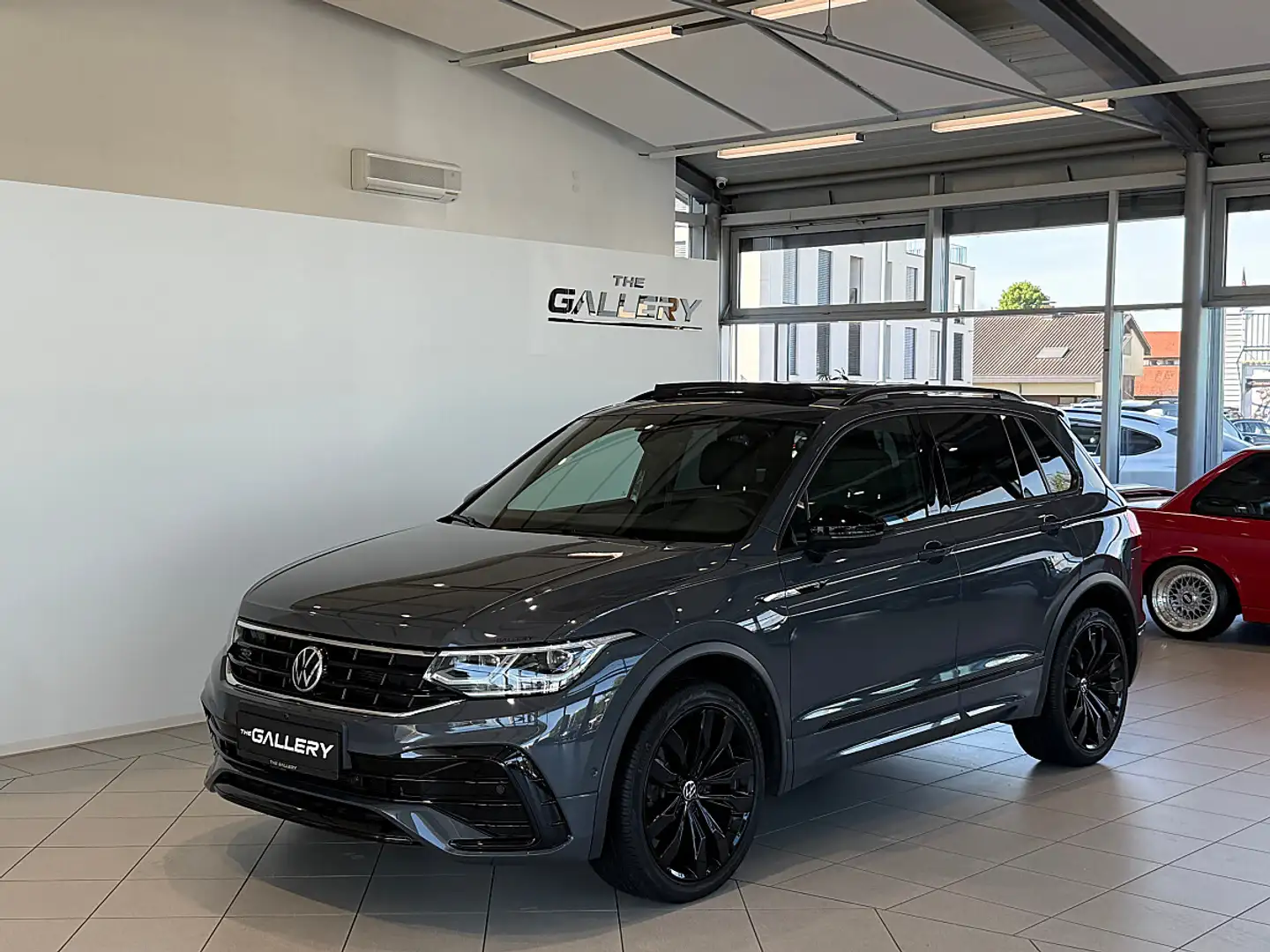 Volkswagen Tiguan 2,0 TDI 4Motion R-Line DSG*Panorama*AHK*Standheizu Grau - 2