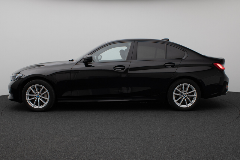 BMW 330 Laser 360°HUD DAB H K Lenkrhzg ACC Komfort — photo 11