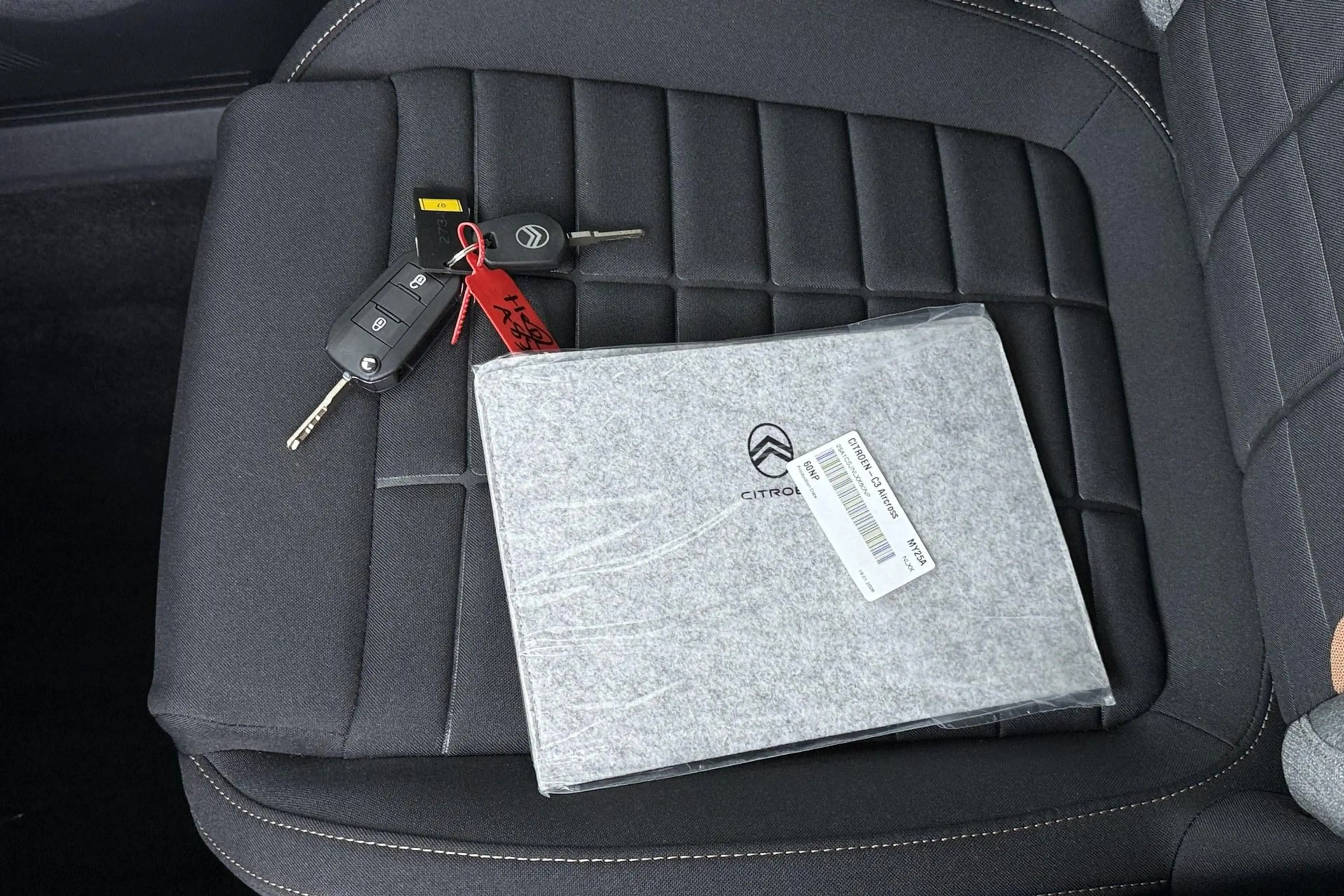 Citroen C3 Aircross 1.2 Hybrid 145pk Plus 7p. Climate Control | Parkee — photo 10