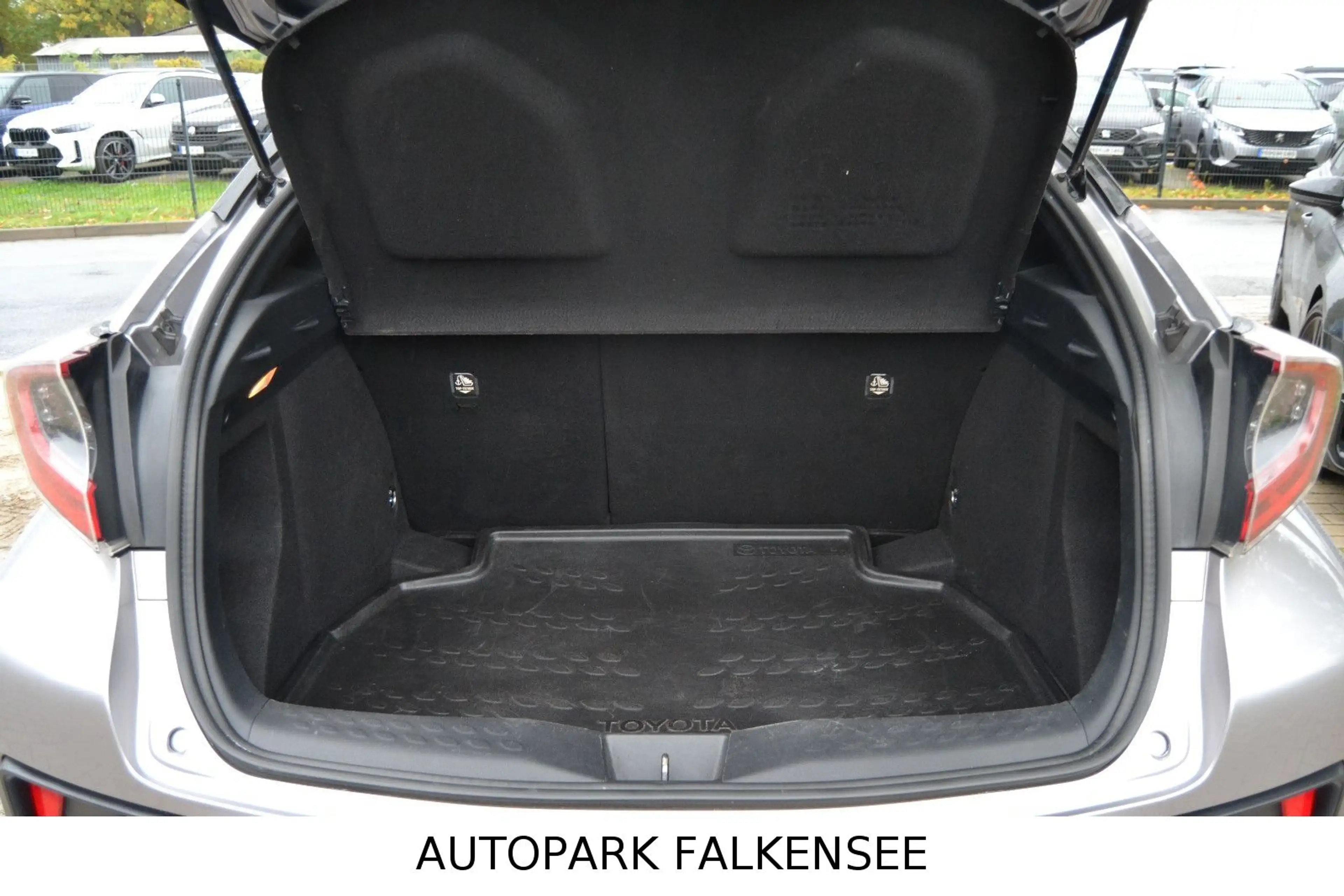 Toyota C-HR STYLE STANDHEIZUNG+LED+R-KAMERA+SAUBER+SPUR — photo 12