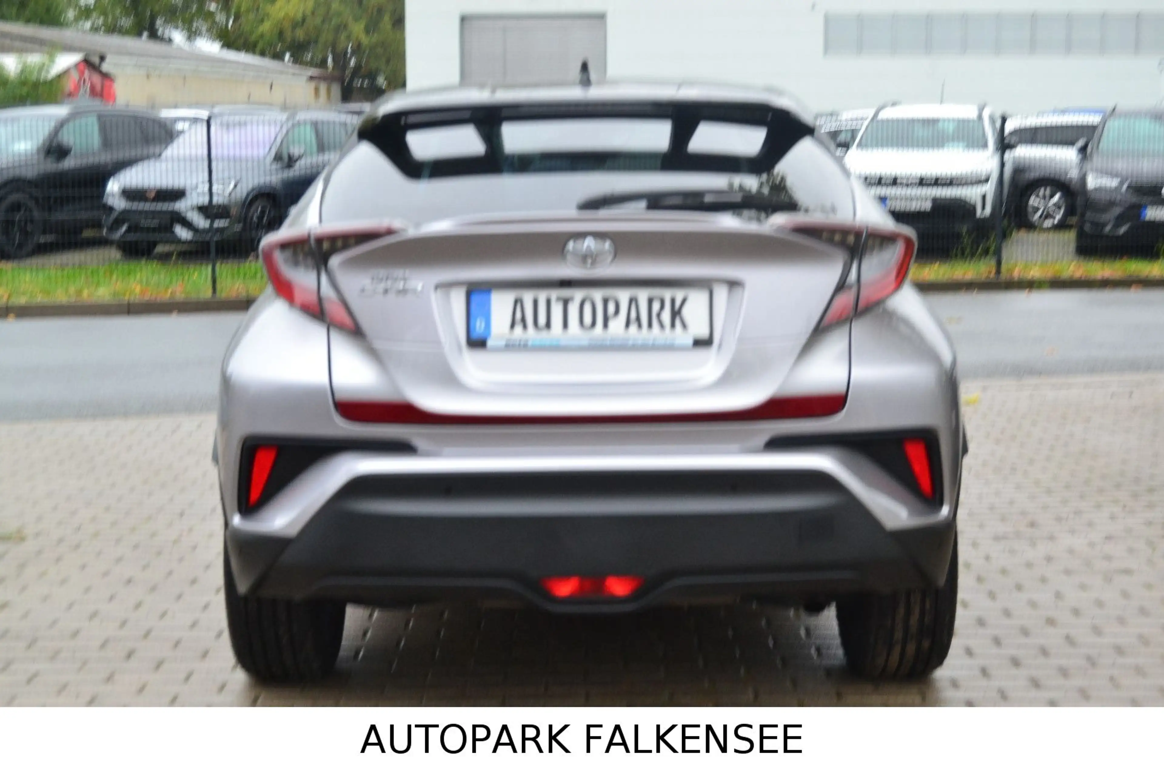 Toyota C-HR STYLE STANDHEIZUNG+LED+R-KAMERA+SAUBER+SPUR — photo 11
