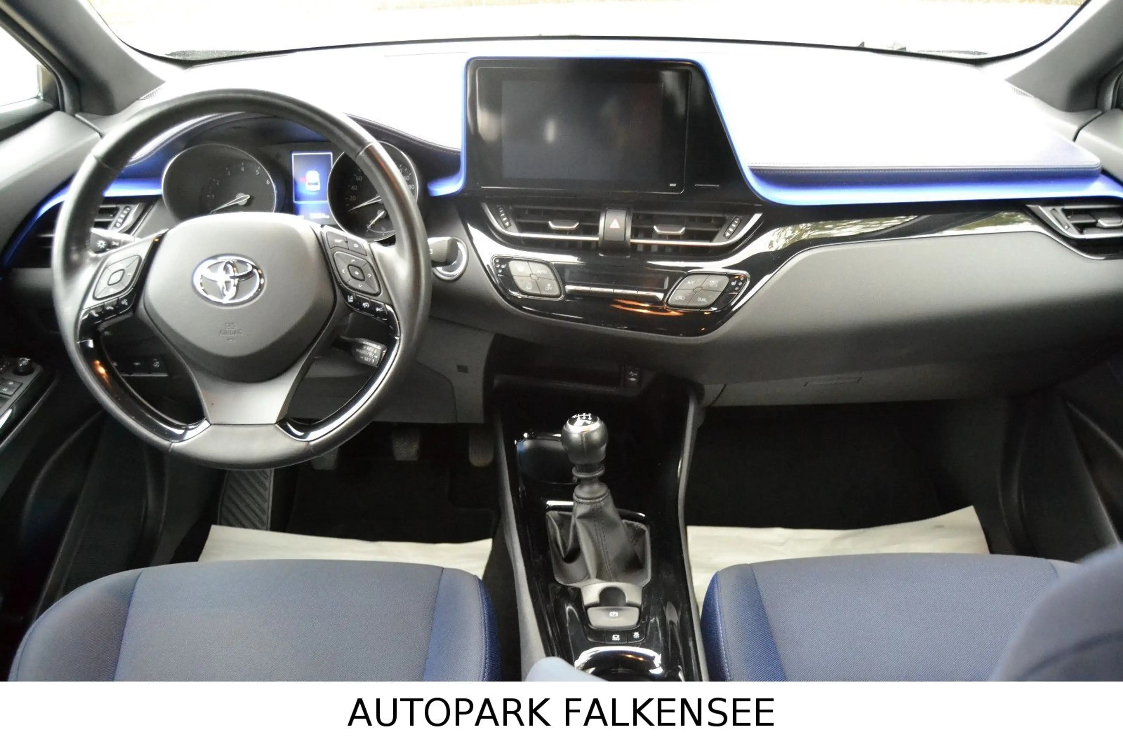 Toyota C-HR STYLE STANDHEIZUNG+LED+R-KAMERA+SAUBER+SPUR — photo 13