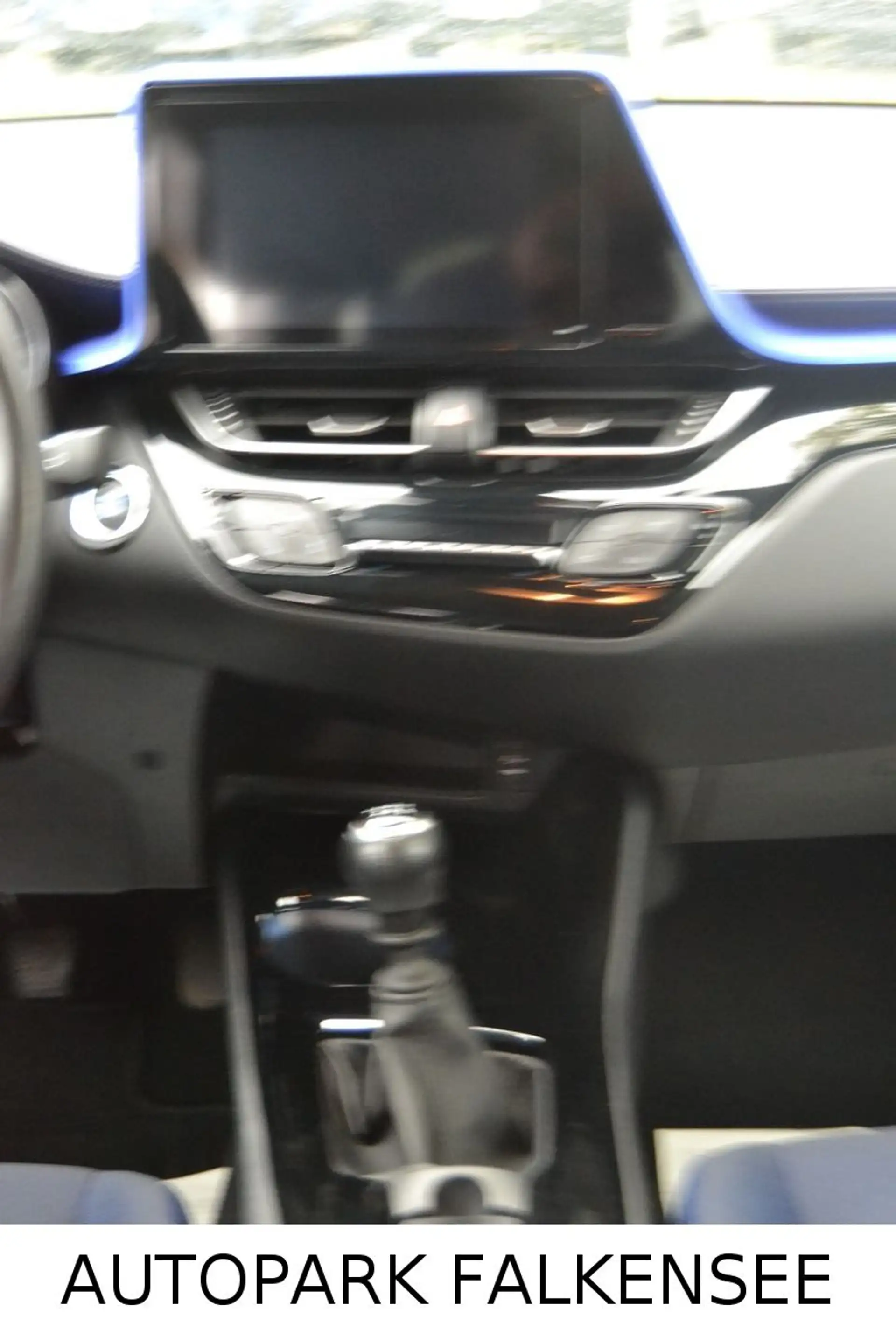 Toyota C-HR STYLE STANDHEIZUNG+LED+R-KAMERA+SAUBER+SPUR — photo 14