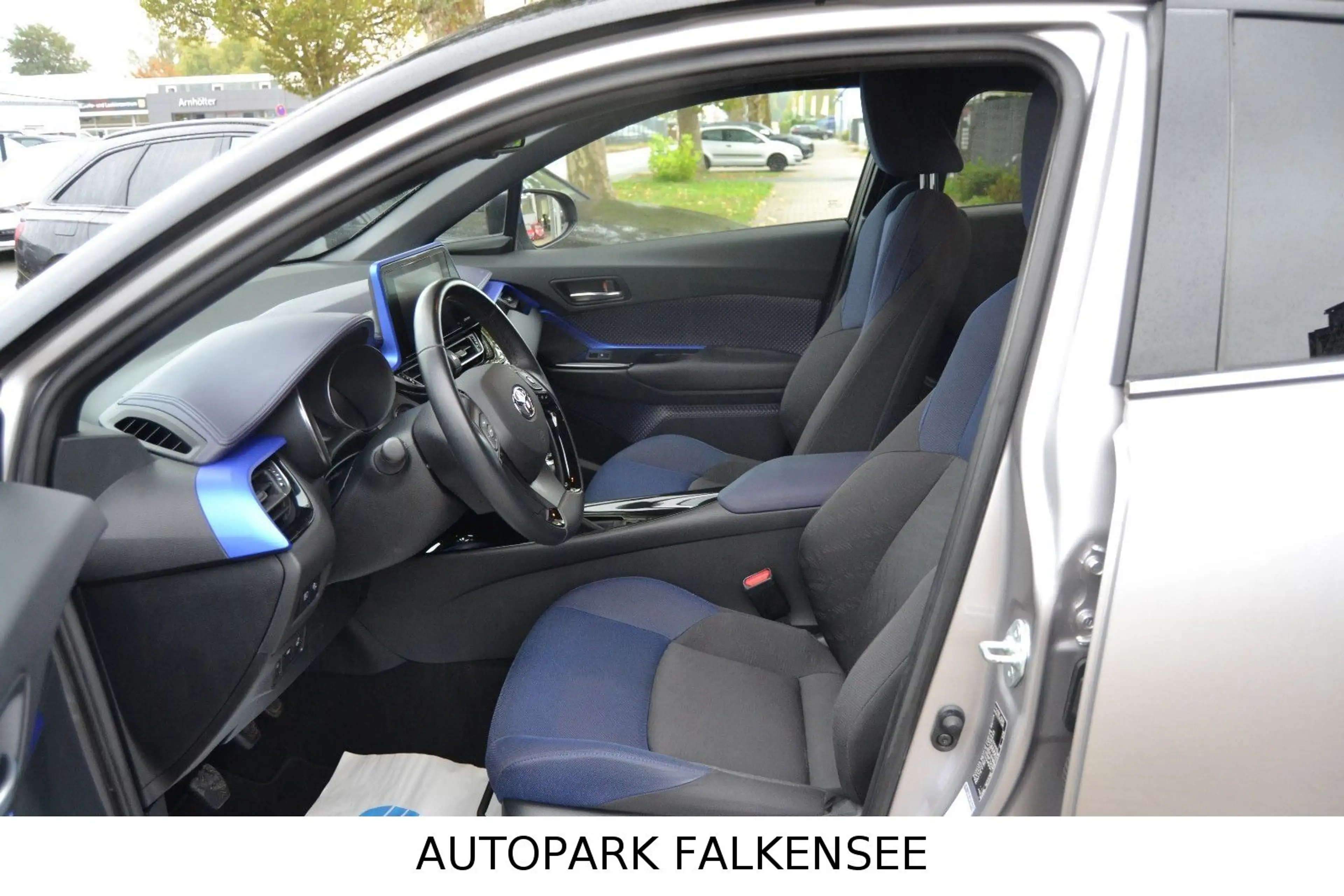 Toyota C-HR STYLE STANDHEIZUNG+LED+R-KAMERA+SAUBER+SPUR — photo 4
