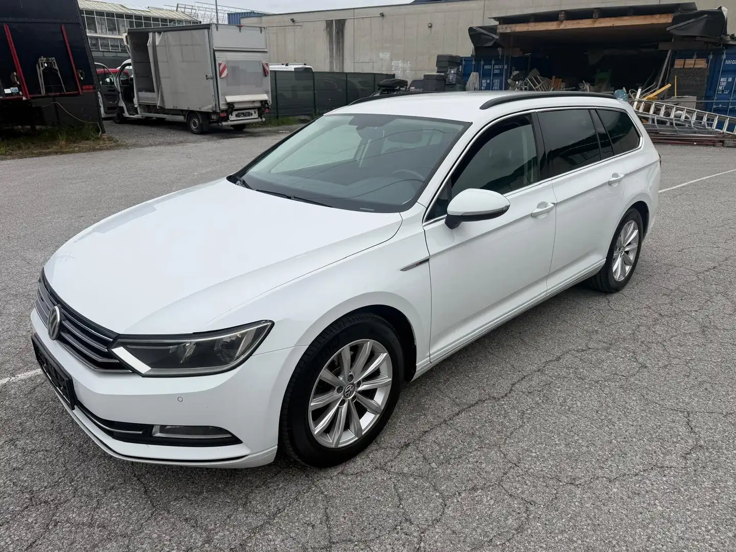 Volkswagen Passat Variant BMT/Start-Stopp 4Motion AB € 174,- Weiß - 2
