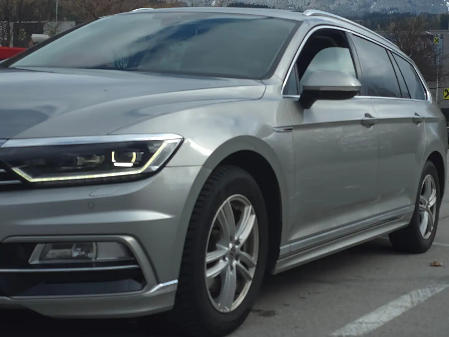 Volkswagen Passat Highline 2,0 TDI 4Motion Grau - 2