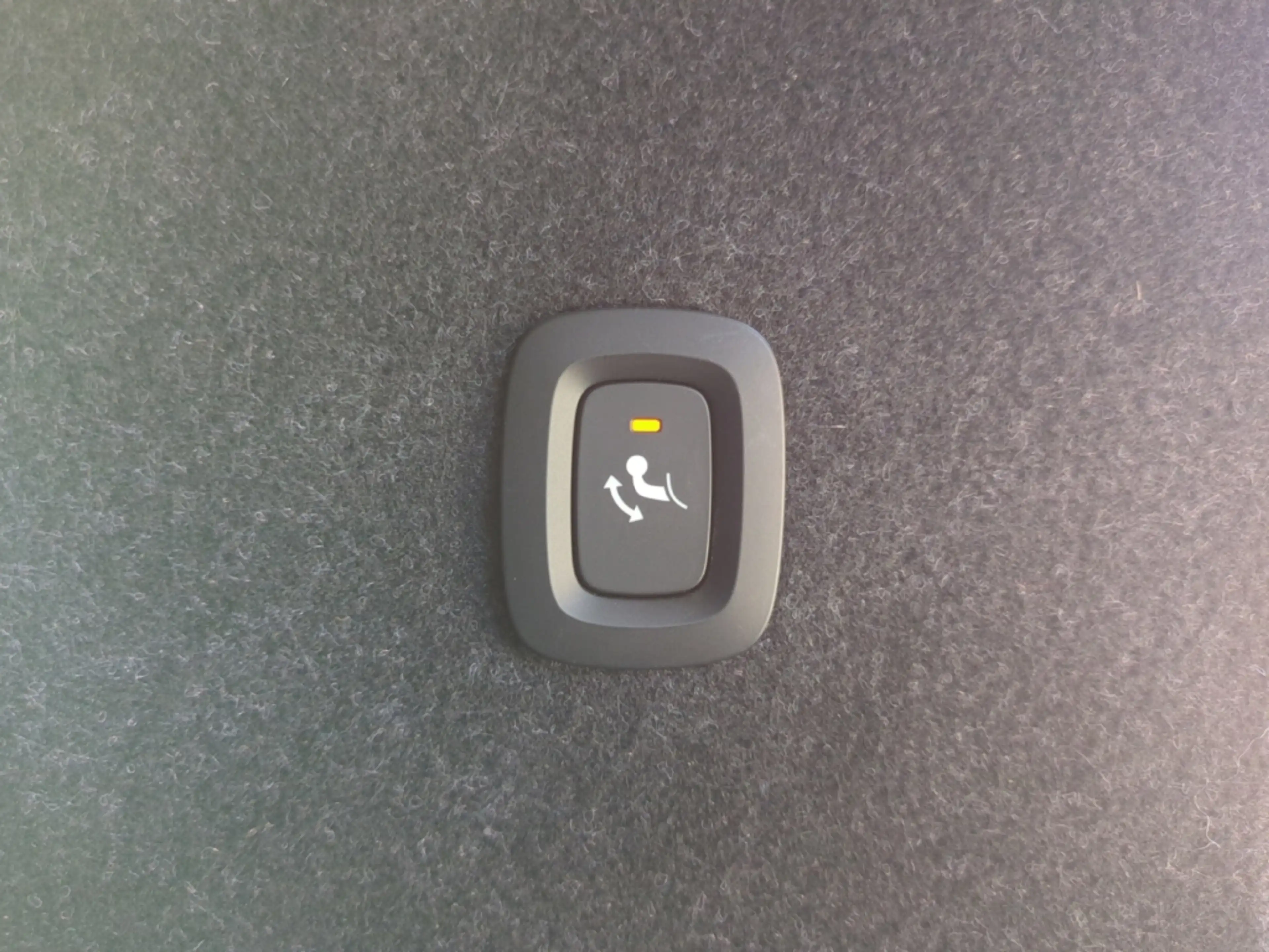 Volvo C40 Ultimate Recharge Pure Electric AWD StandHZG AHK-e — photo 15