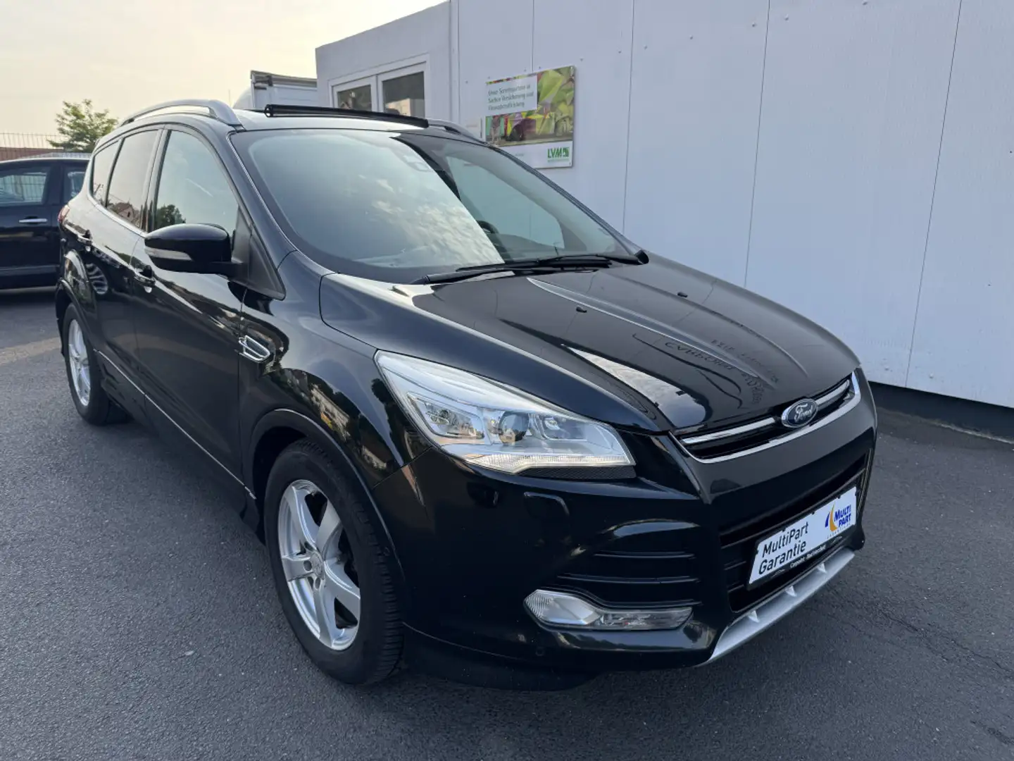 Ford Kuga Individual | PANO.| AHK| 4x4| AUTOMATIK| Negro - 2