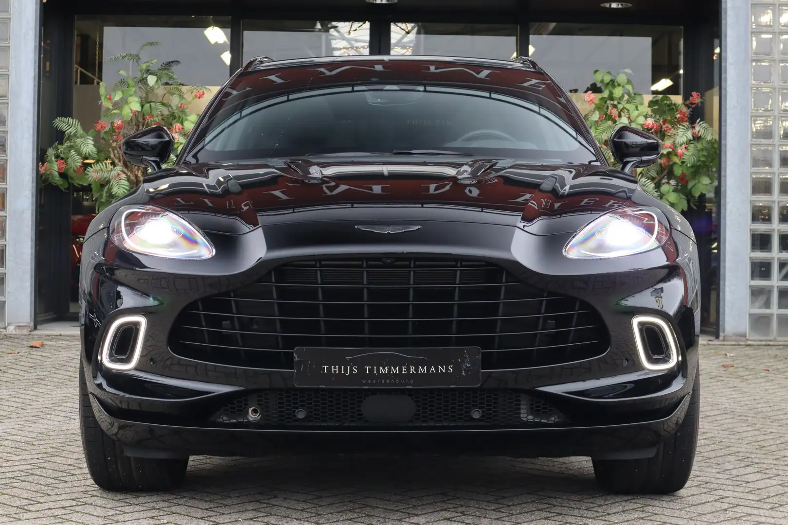 Aston Martin DBX 4.0 V8 | Black Pack, 23 inch, Panoramadak, Zitklim Noir - 2