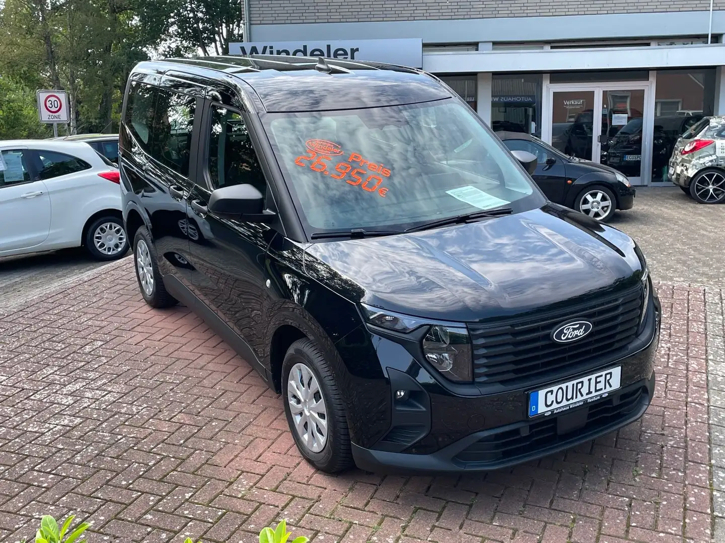 Ford Tourneo Courier Trend Winterpaket Schwarz - 1