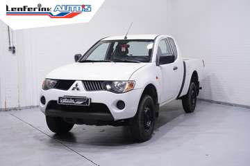 2.5 DI-D 136 pk Club Cab Invite Airco, 4x4 Trekhaa