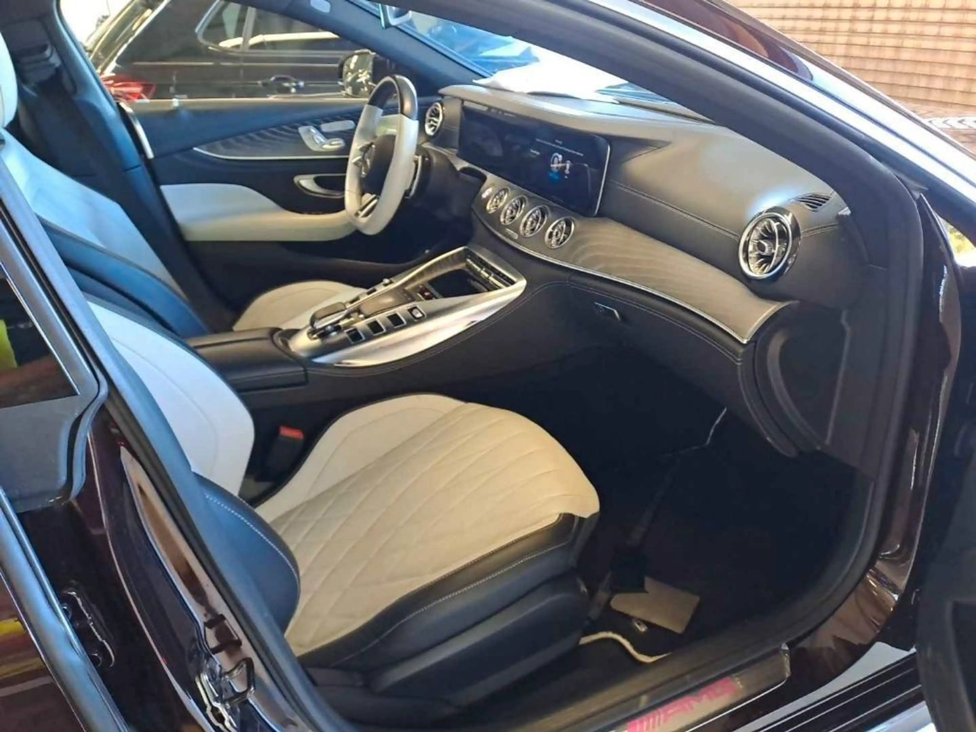 Mercedes-Benz AMG GT 4-trg. 53 4Matic+V8 Style DESIGNO BEIGE — photo 5