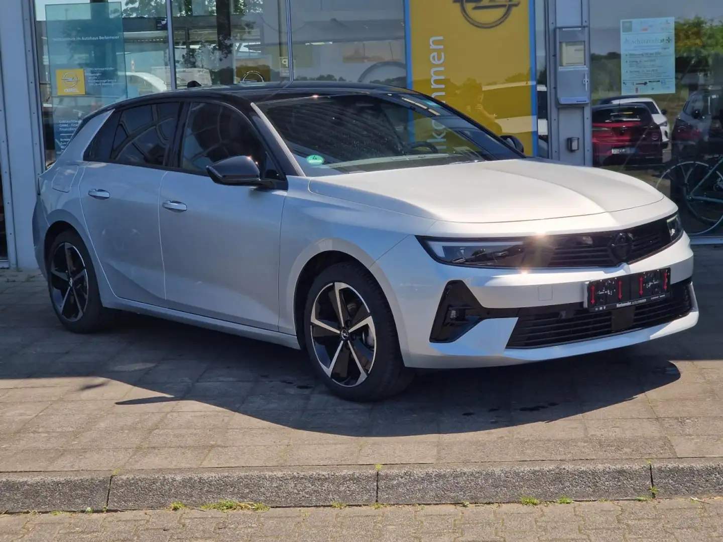 Opel Astra GS **AHK/Sitzheizung/Kamera 360 Grad** Silber - 2