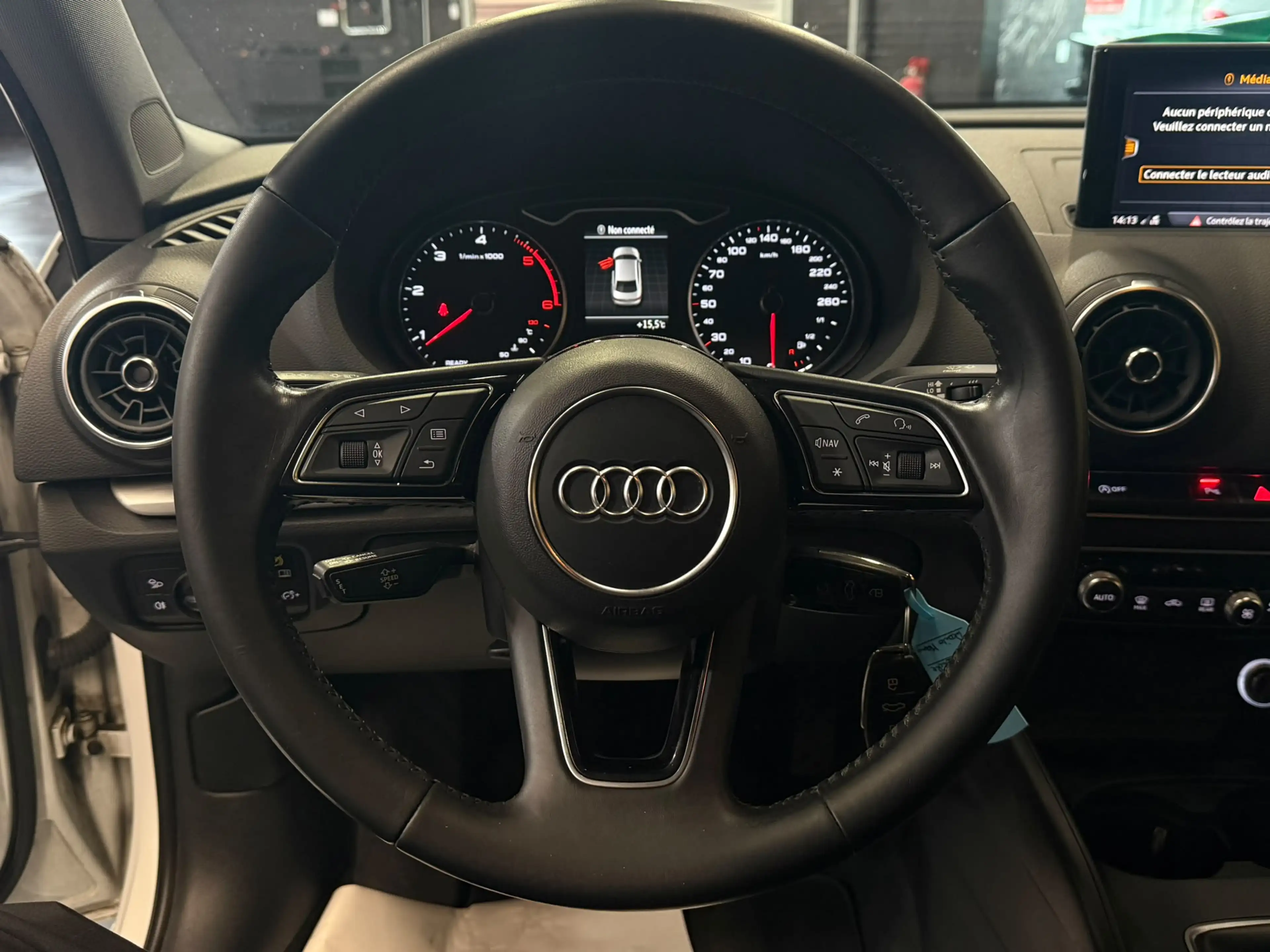 Audi A3 1.6 TDI S LINE * SEDAN - BERLINE ** GARANTIE 12 MOIS ** — photo 13