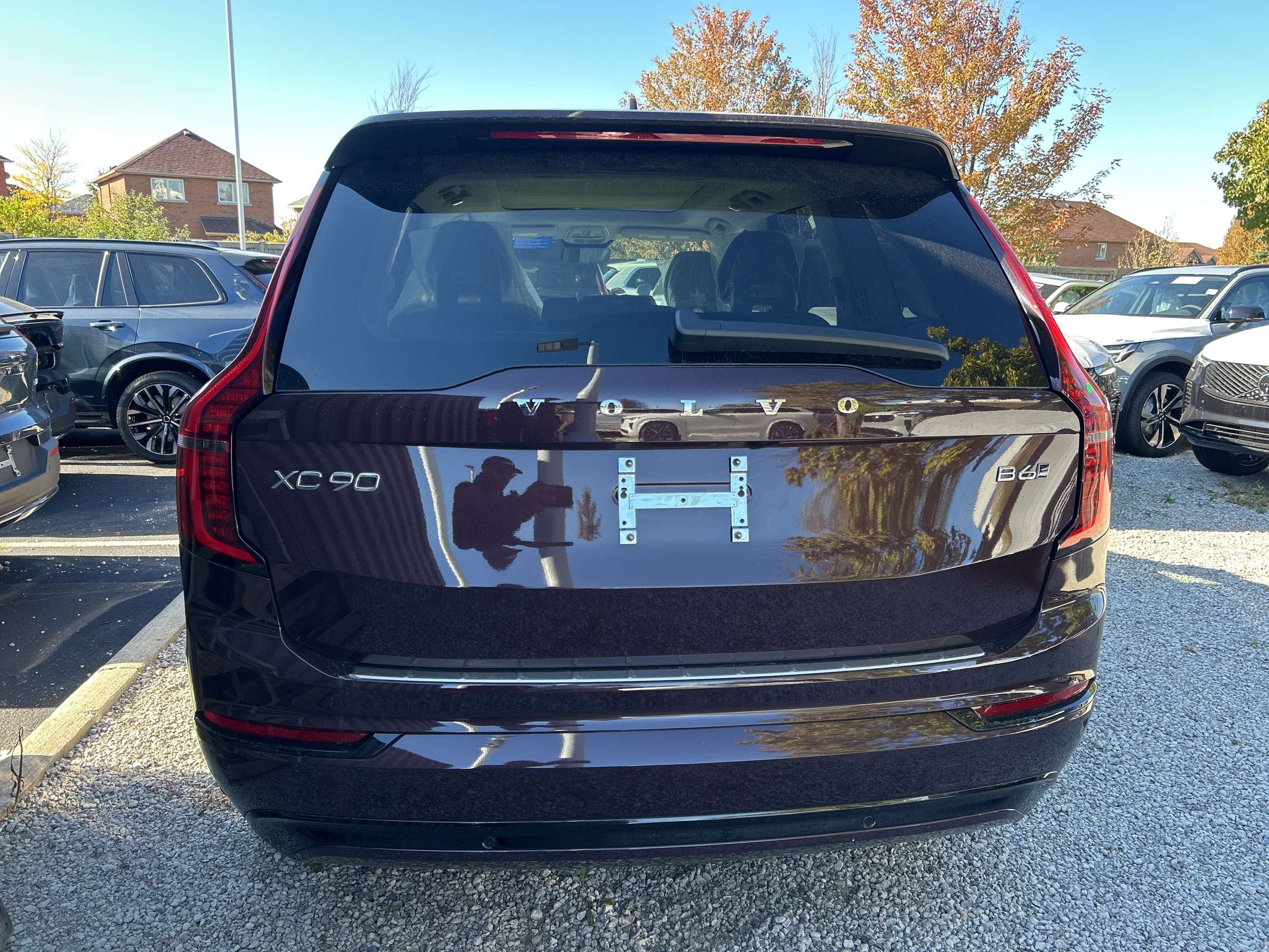 2026 Volvo XC90 B6 AWD Ultra Dark Theme 7-Seater alt 2