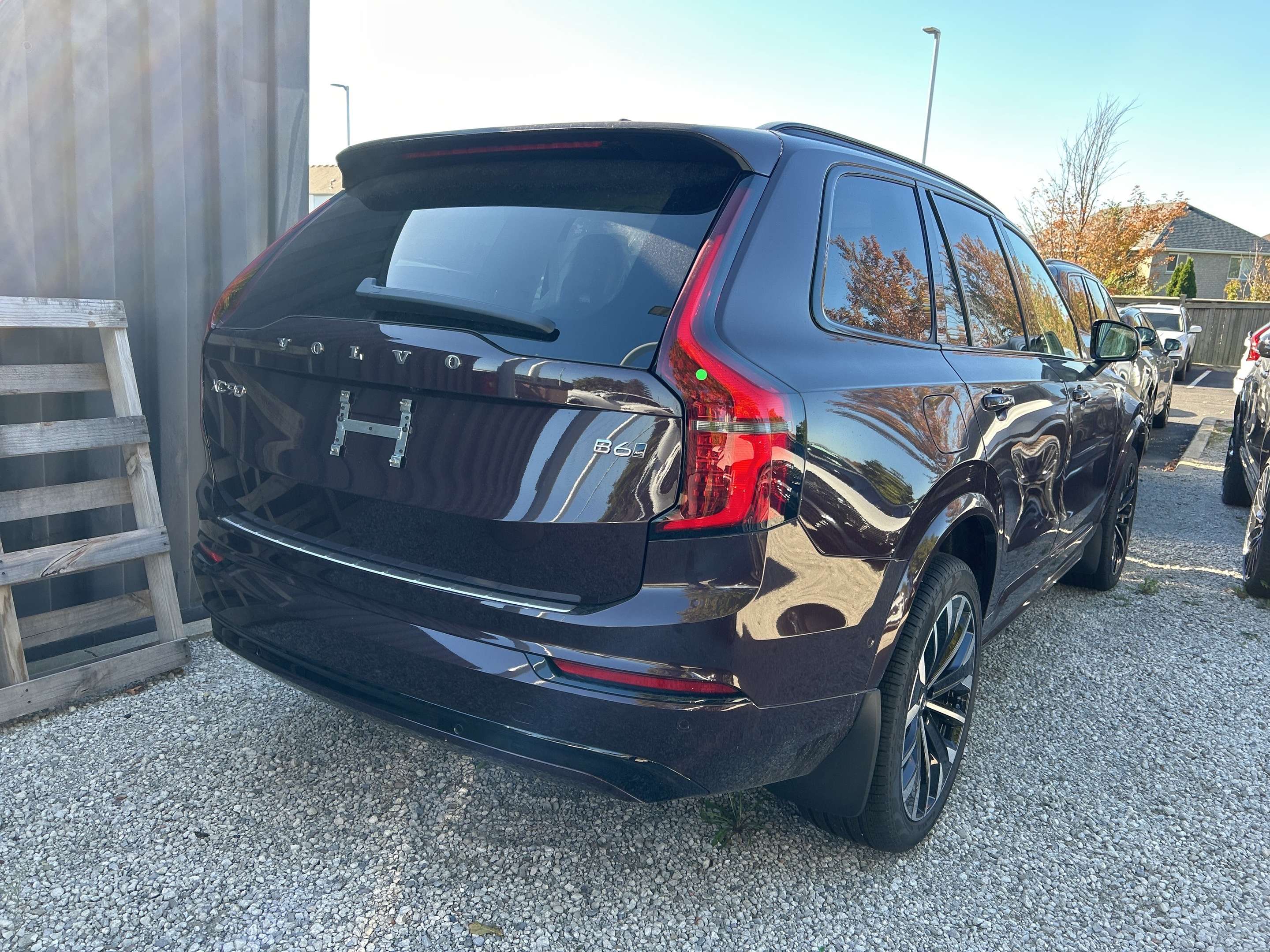 2026 Volvo XC90 B6 AWD Ultra Dark Theme 7-Seater alt 3